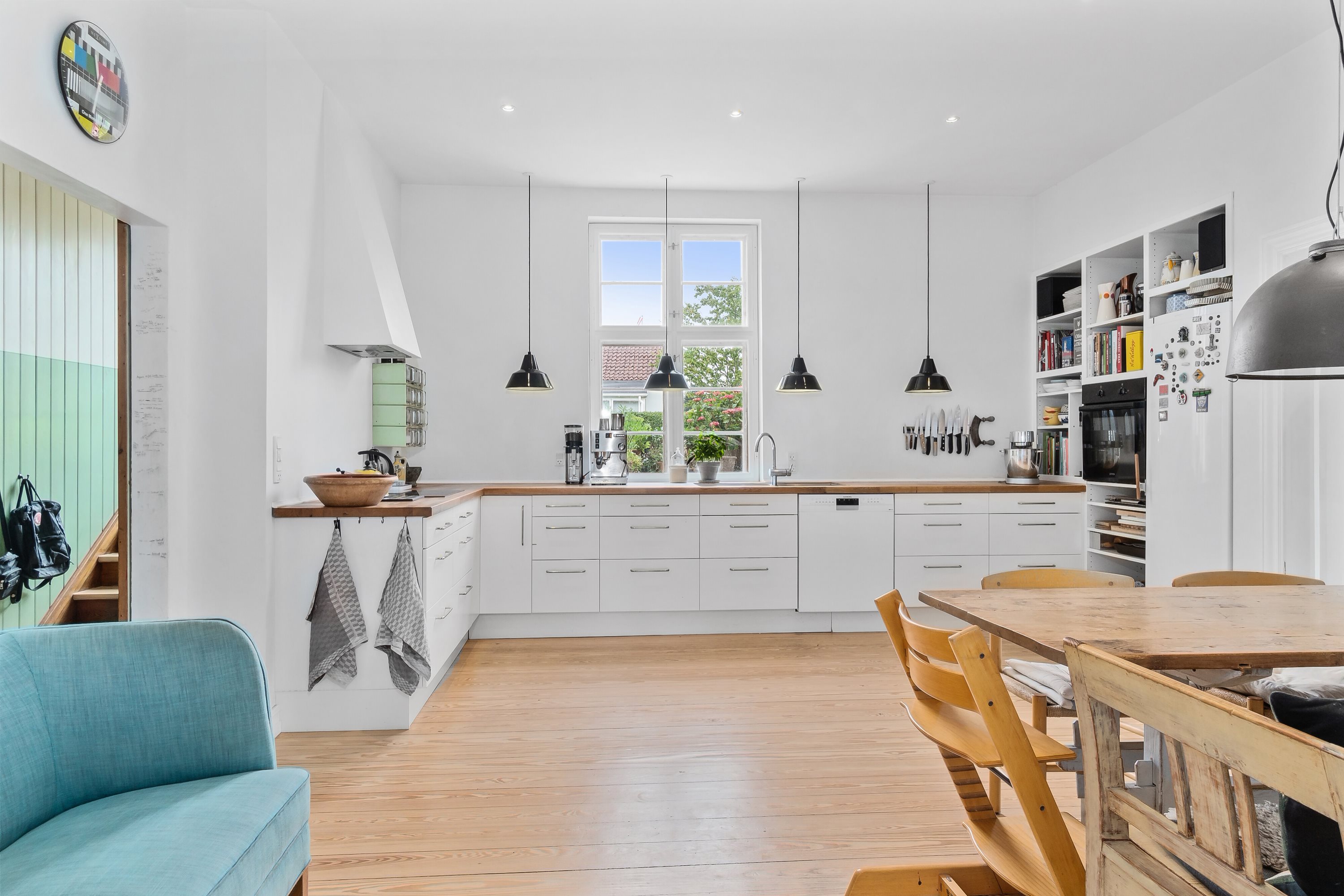 Fremhævet spisestue billede i fuldskærmstilstand. Billede af Skolevej 7, Glamsbjerg by, 5620 Glamsbjerg