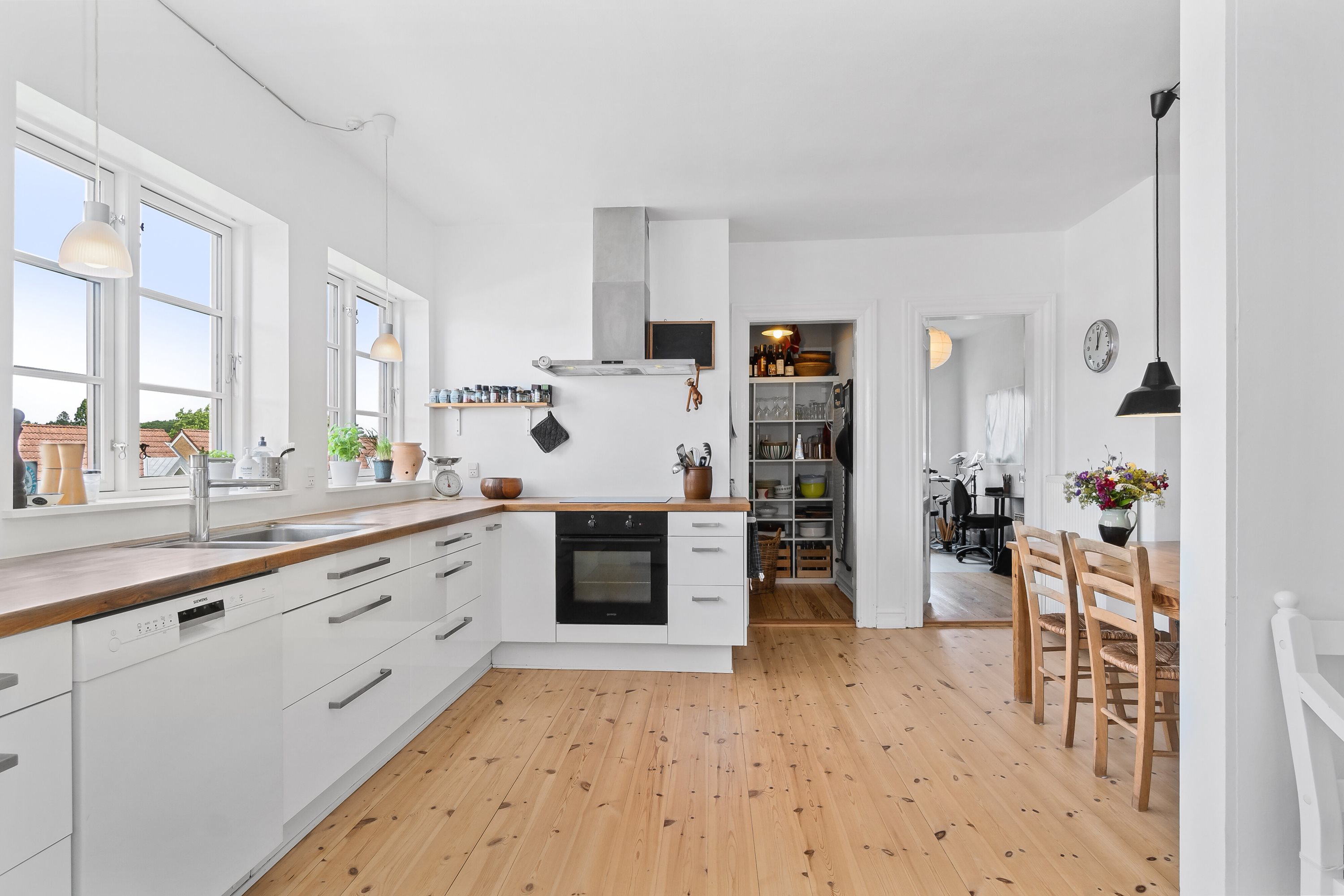 Fremhævet køkken billede i fuldskærmstilstand. Billede af Skolevej 7, Glamsbjerg by, 5620 Glamsbjerg