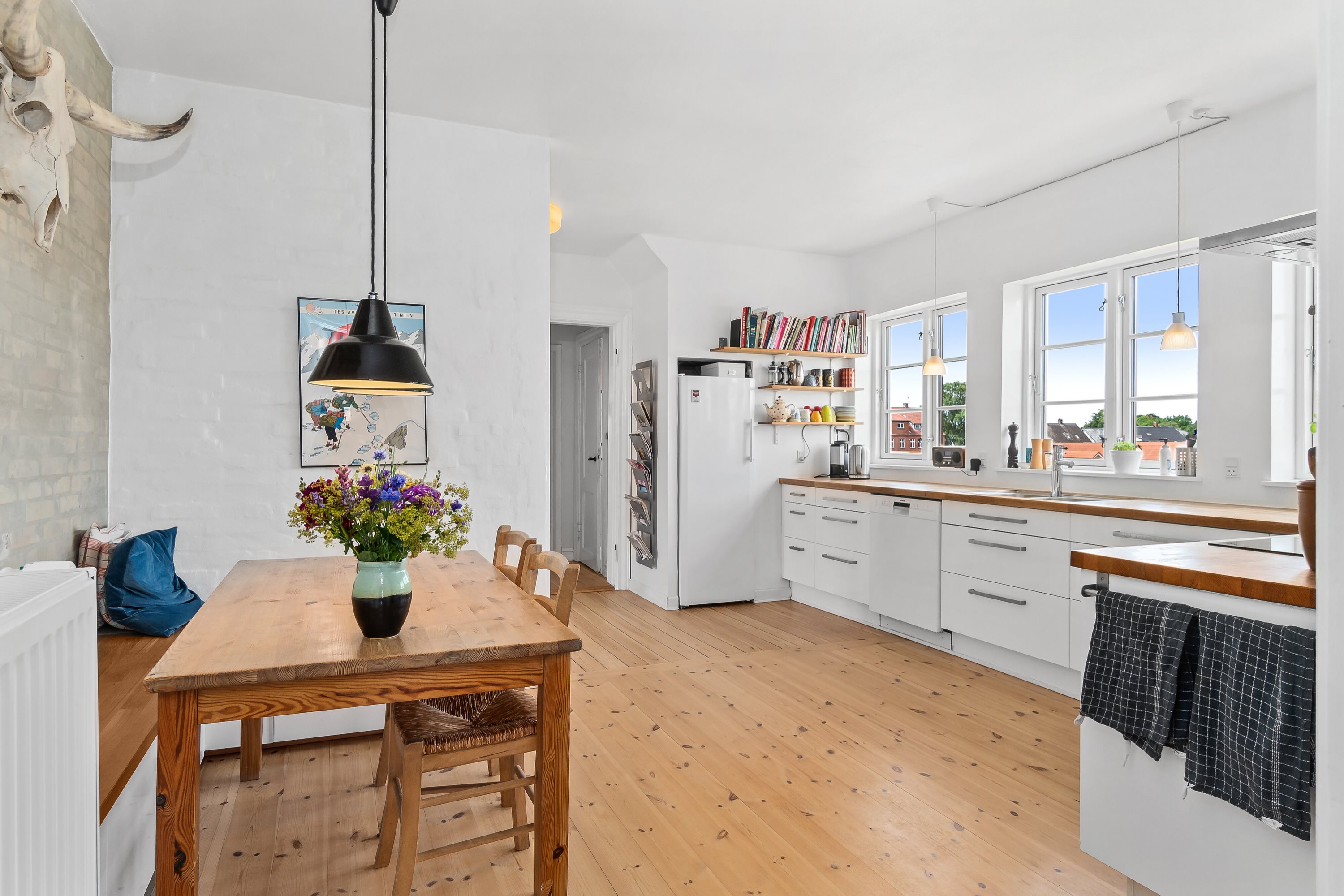 Fremhævet spisestue billede i fuldskærmstilstand. Billede af Skolevej 7, Glamsbjerg by, 5620 Glamsbjerg