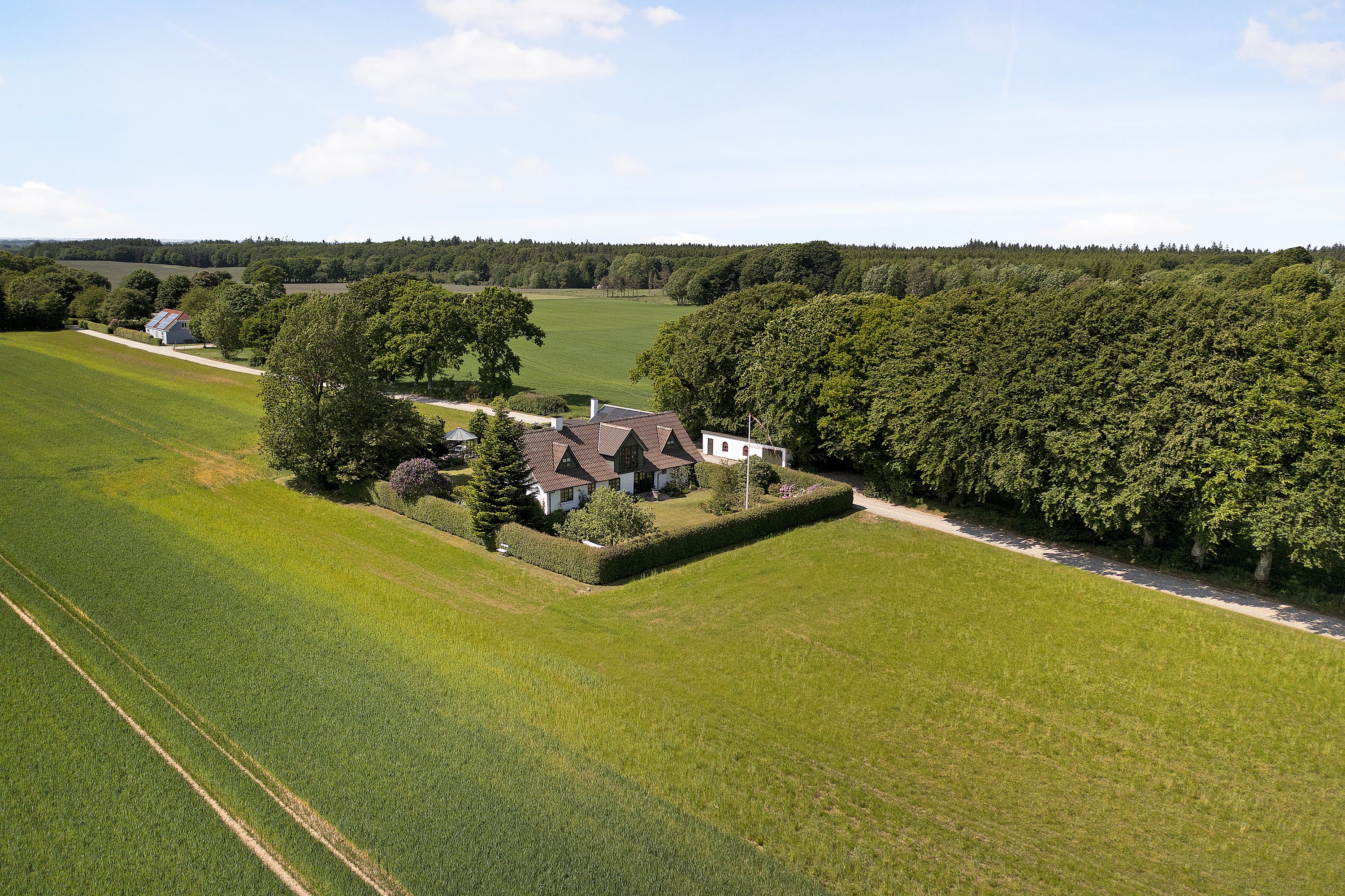 Fremhævet andet billede i fuldskærmstilstand. Billede af Risrækken 1, Skårup, 9610 Nørager