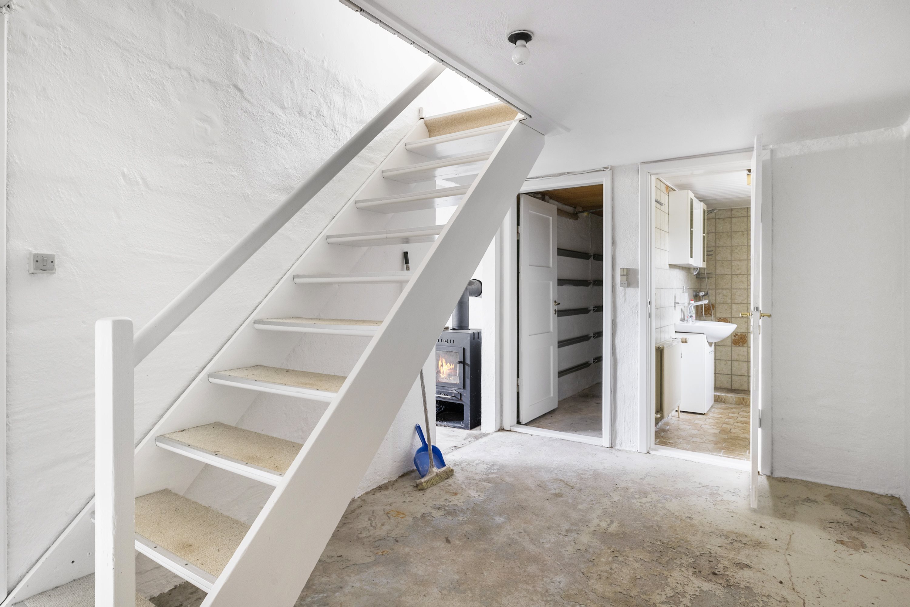 Fremhævet trappe billede i fuldskærmstilstand. Billede af Kløvervænget 5, 5620 Glamsbjerg