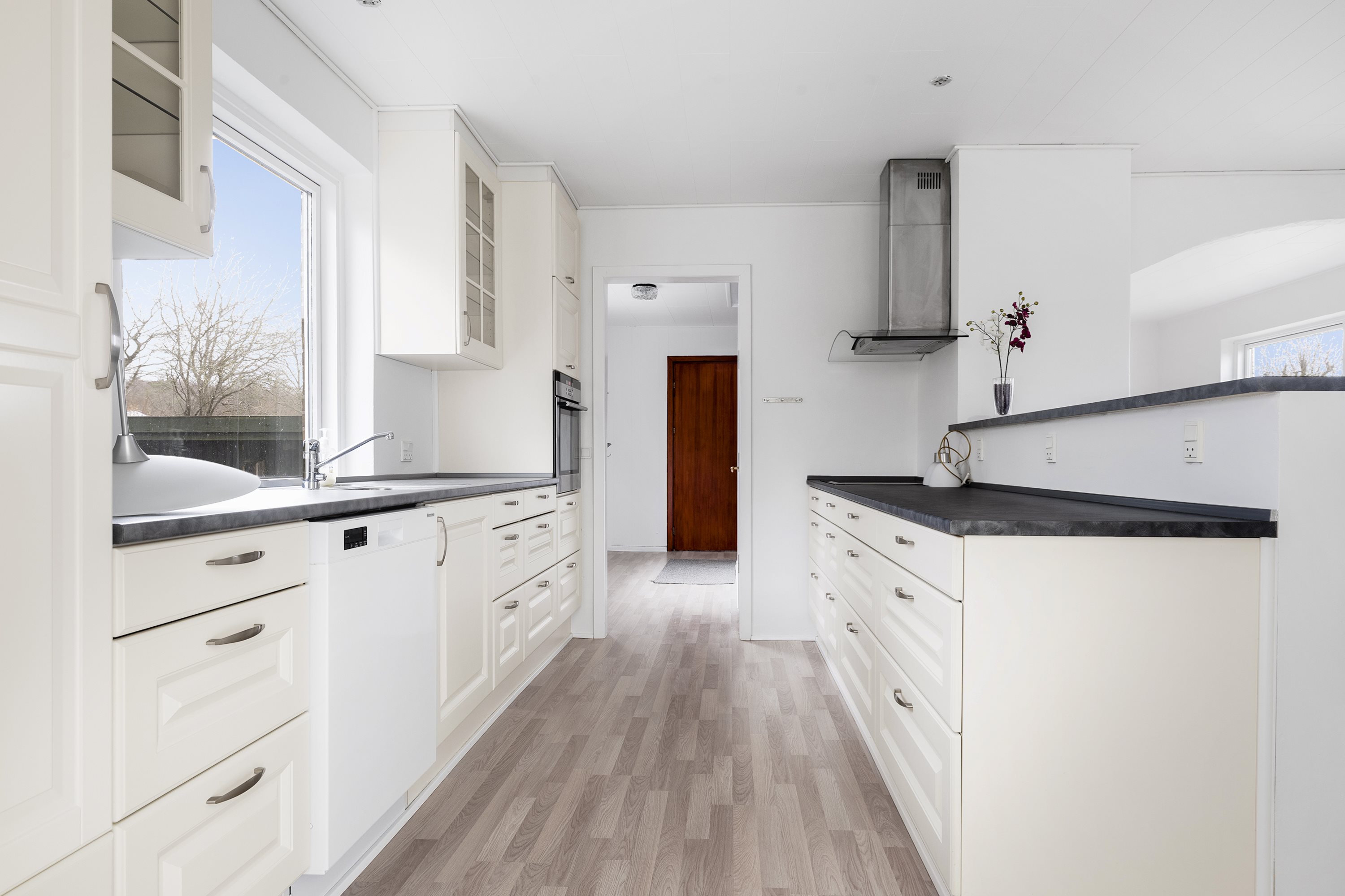 Fremhævet køkken billede i fuldskærmstilstand. Billede af Kløvervænget 5, 5620 Glamsbjerg