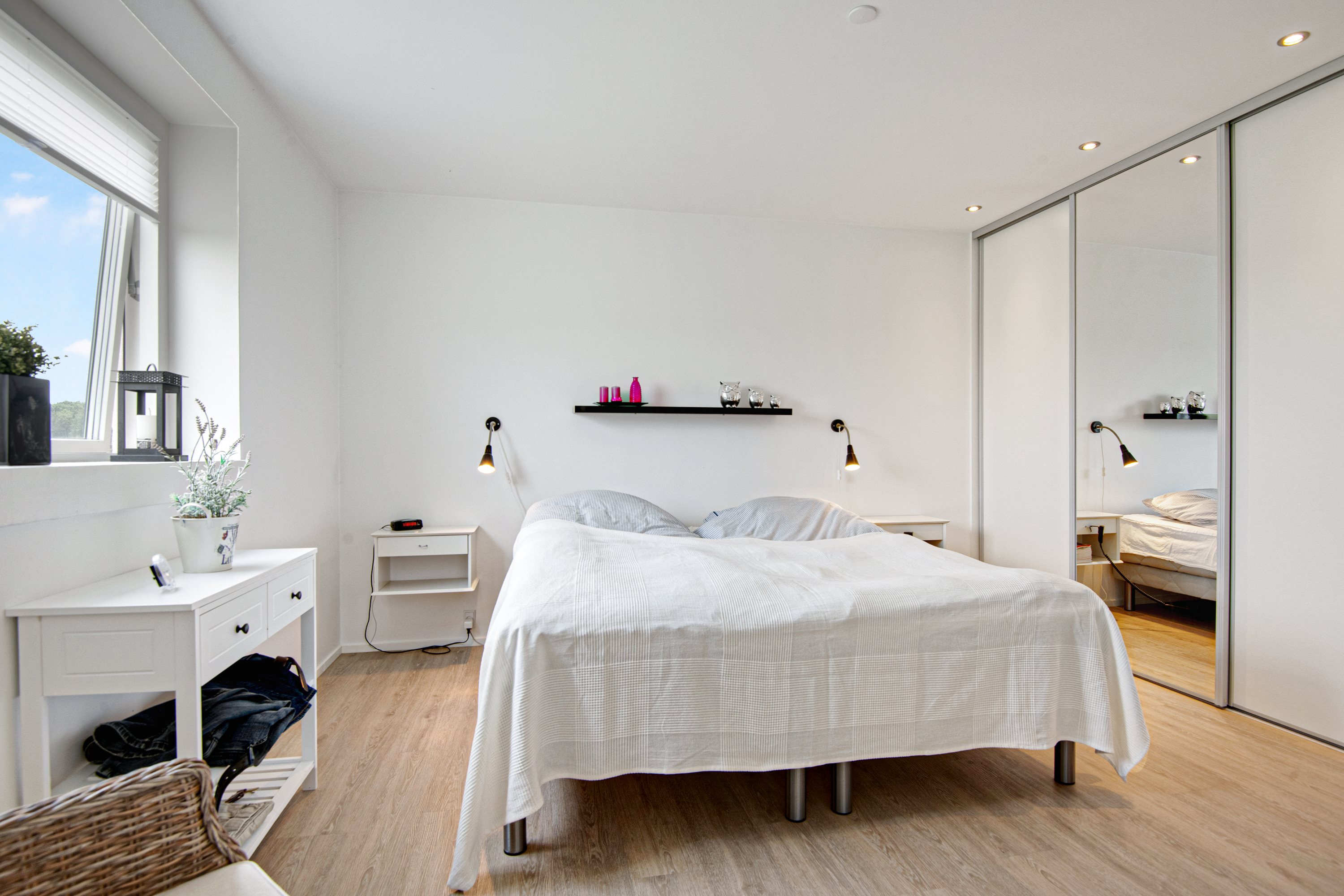 Fremhævet soveværelse billede i fuldskærmstilstand. Billede af Nørholmsvej 136, 9000 Aalborg