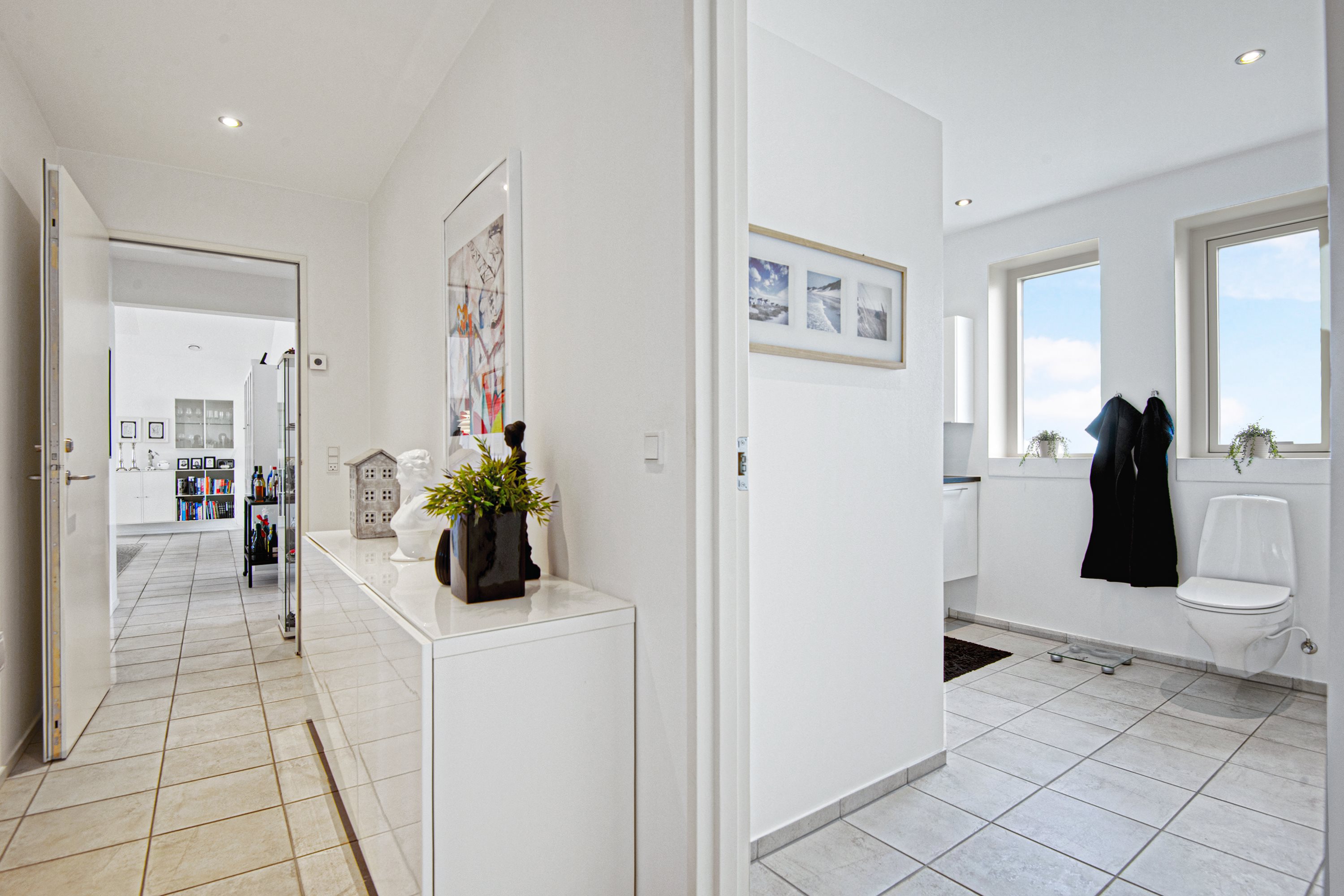 Fremhævet gang billede i fuldskærmstilstand. Billede af Nørholmsvej 136, 9000 Aalborg