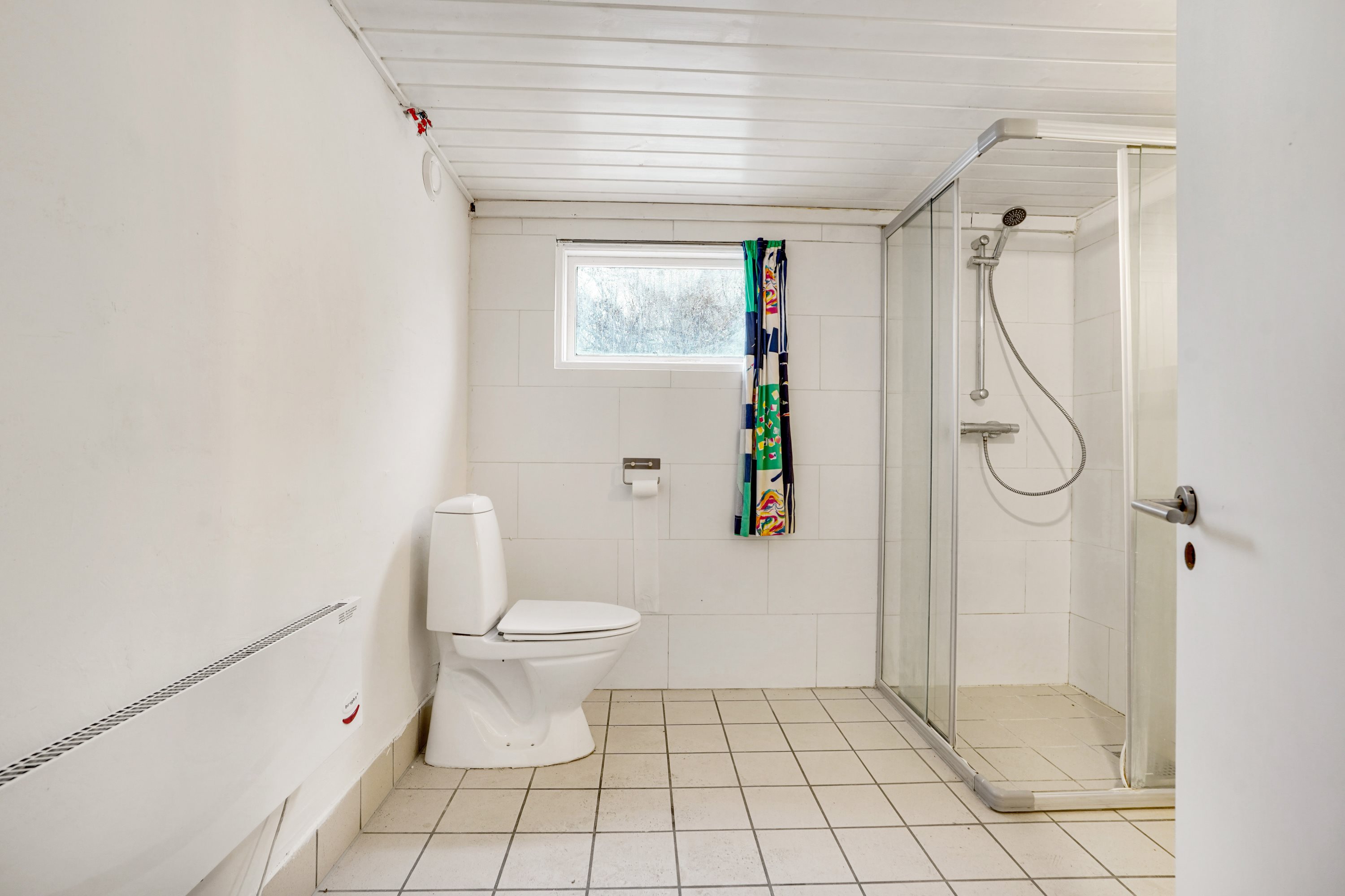 Fremhævet badeværelse billede i fuldskærmstilstand. Billede af Vestbirkvej 49, Vestbirk, 8752 Østbirk