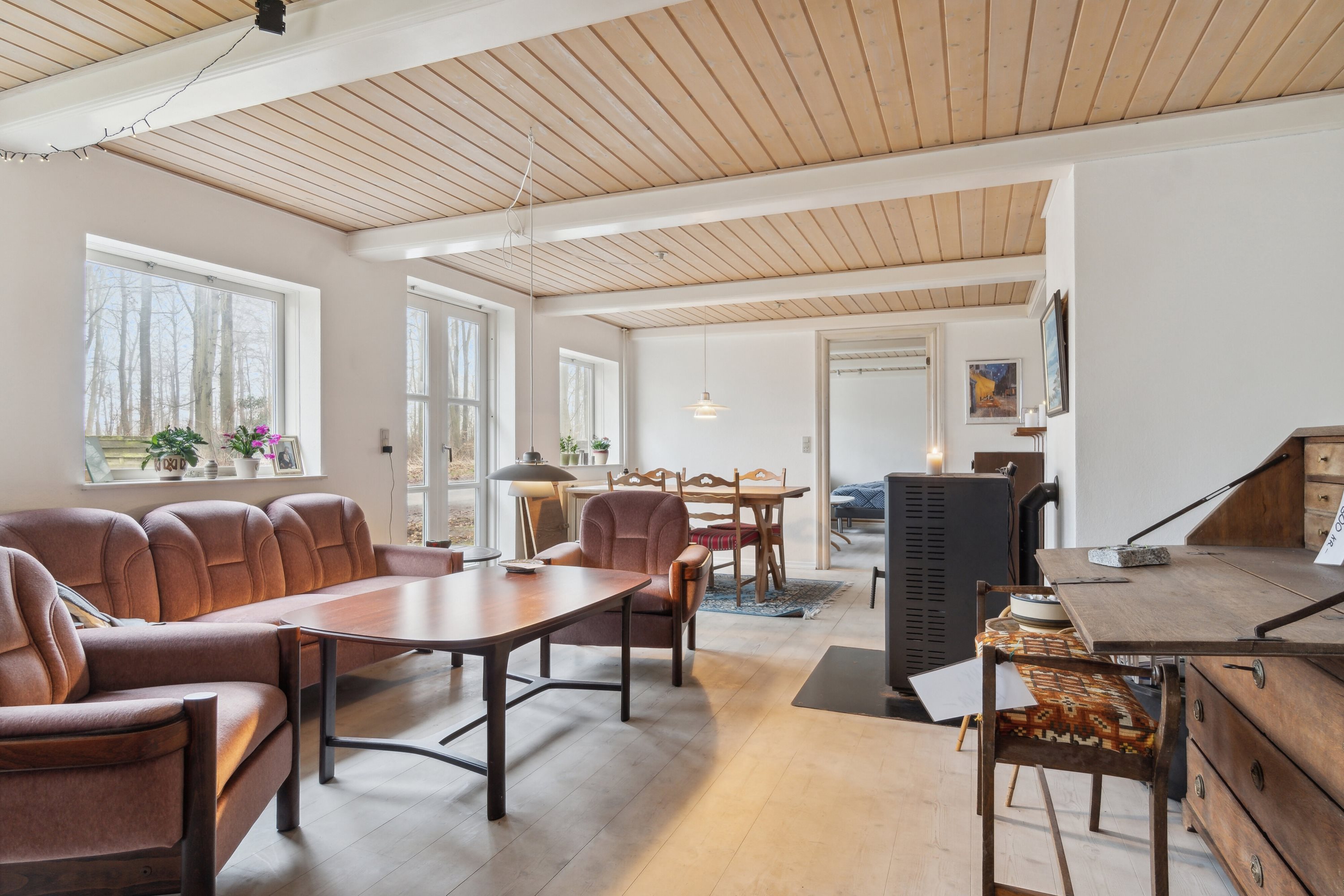 Fremhævet stue billede i fuldskærmstilstand. Billede af Lillemarksvej 33, Bolt Gd Skov, 5750 Ringe