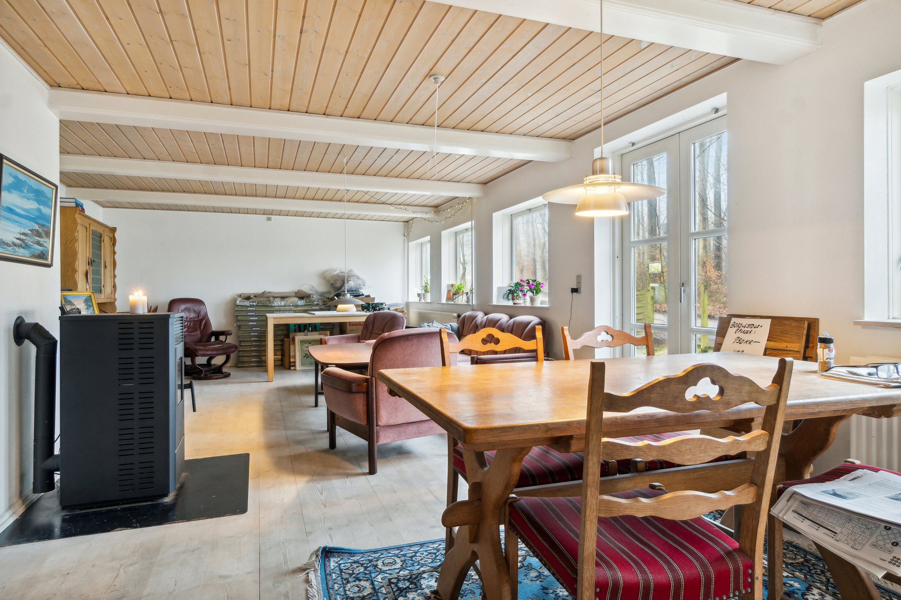 Fremhævet stue billede i fuldskærmstilstand. Billede af Lillemarksvej 33, Bolt Gd Skov, 5750 Ringe