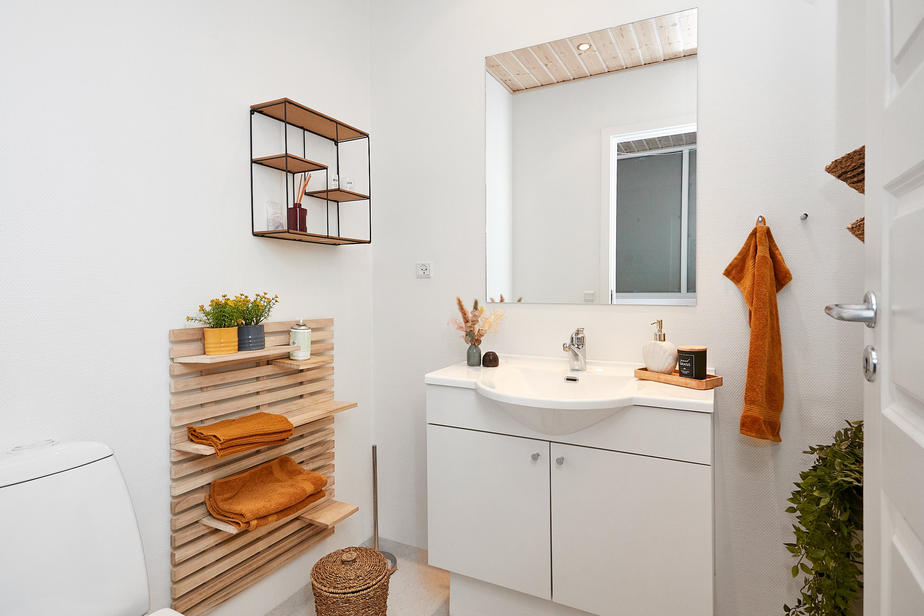 Fremhævet toilet billede i fuldskærmstilstand. Billede af Odelsgade 11D, 1. th., 7130 Juelsminde