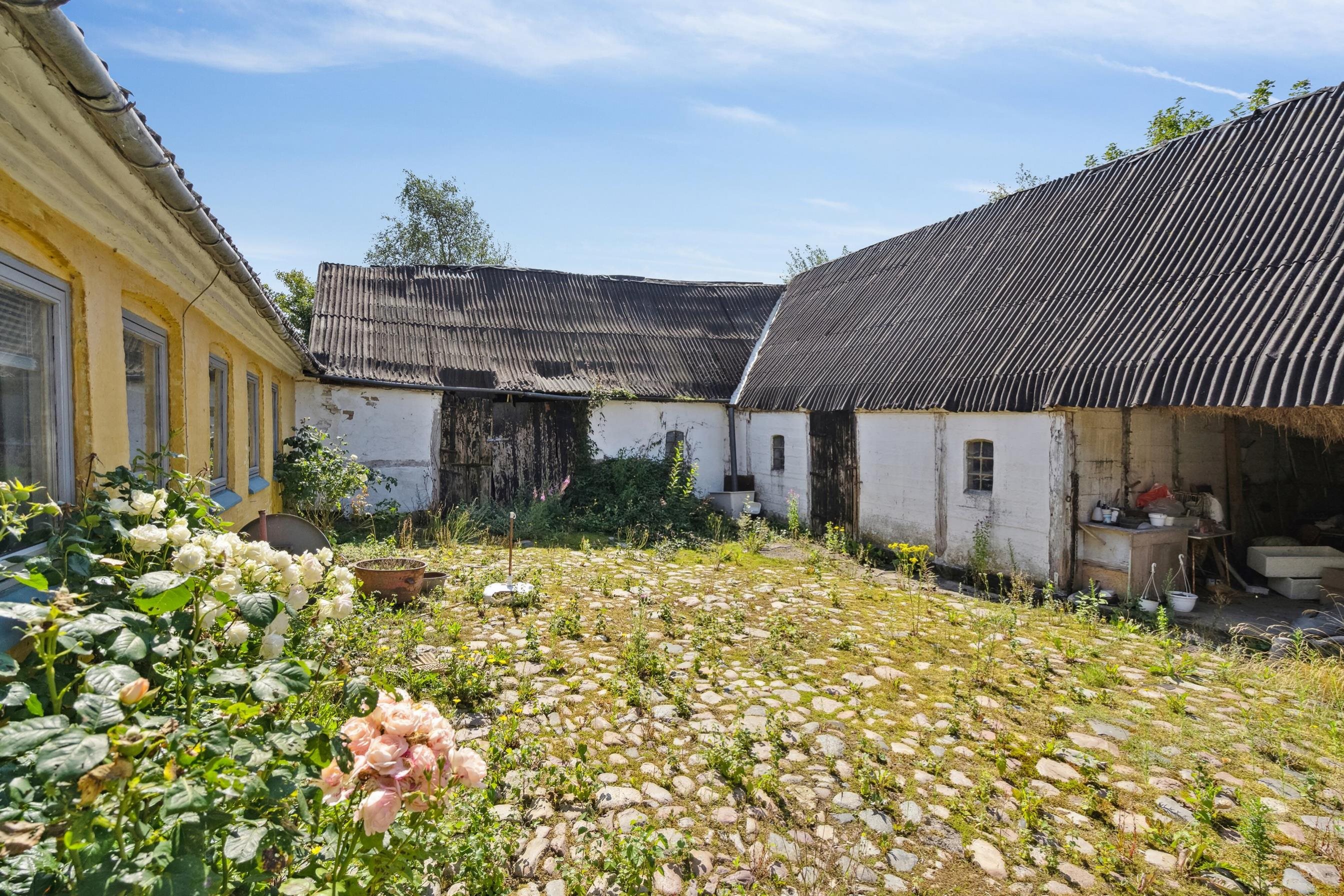 Fremhævet ejendommen billede i fuldskærmstilstand. Billede af Strandbakken 3, Helnæs, 5631 Ebberup