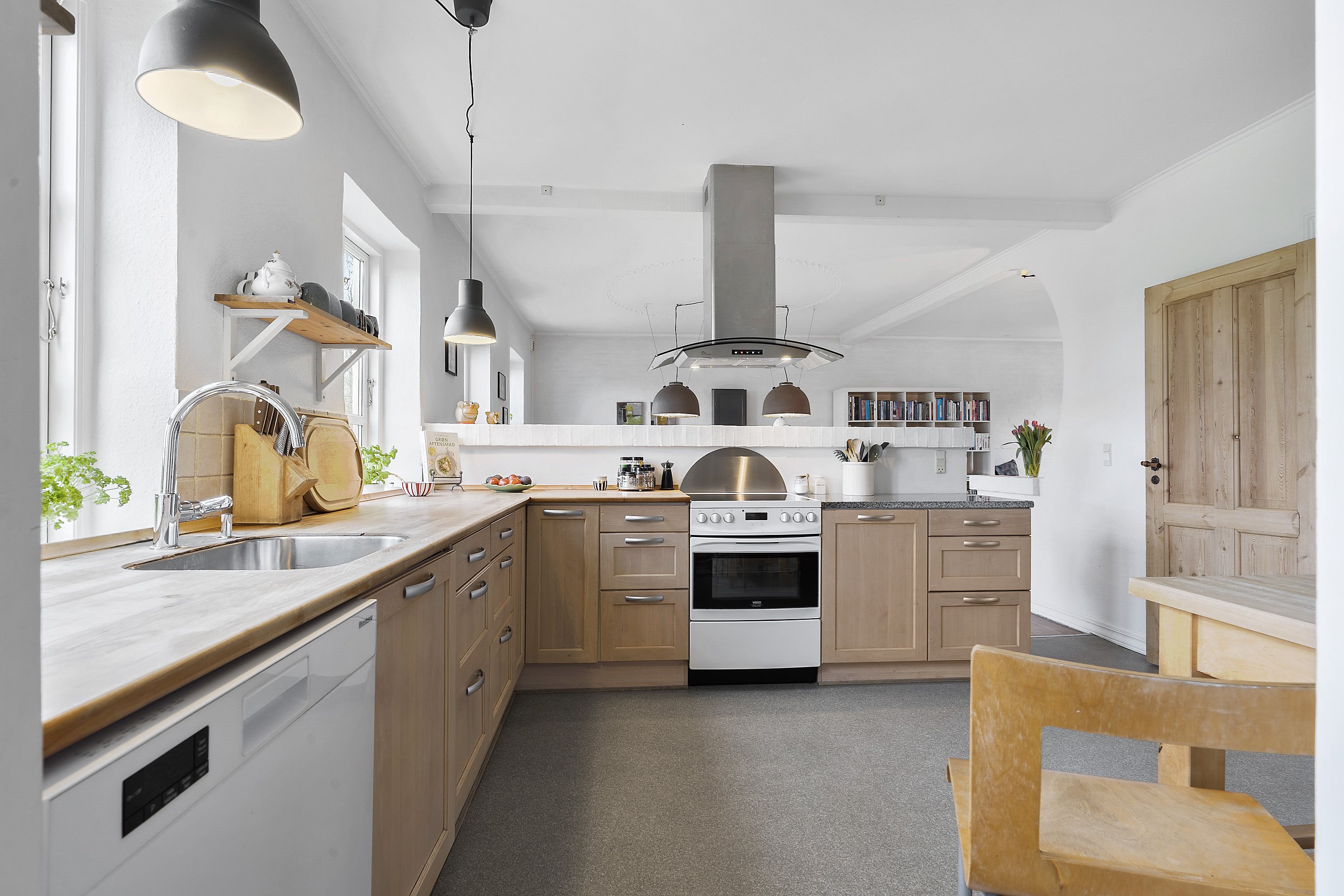 Fremhævet køkken billede i fuldskærmstilstand. Billede af Hadrupvej 4, 8350 Hundslund