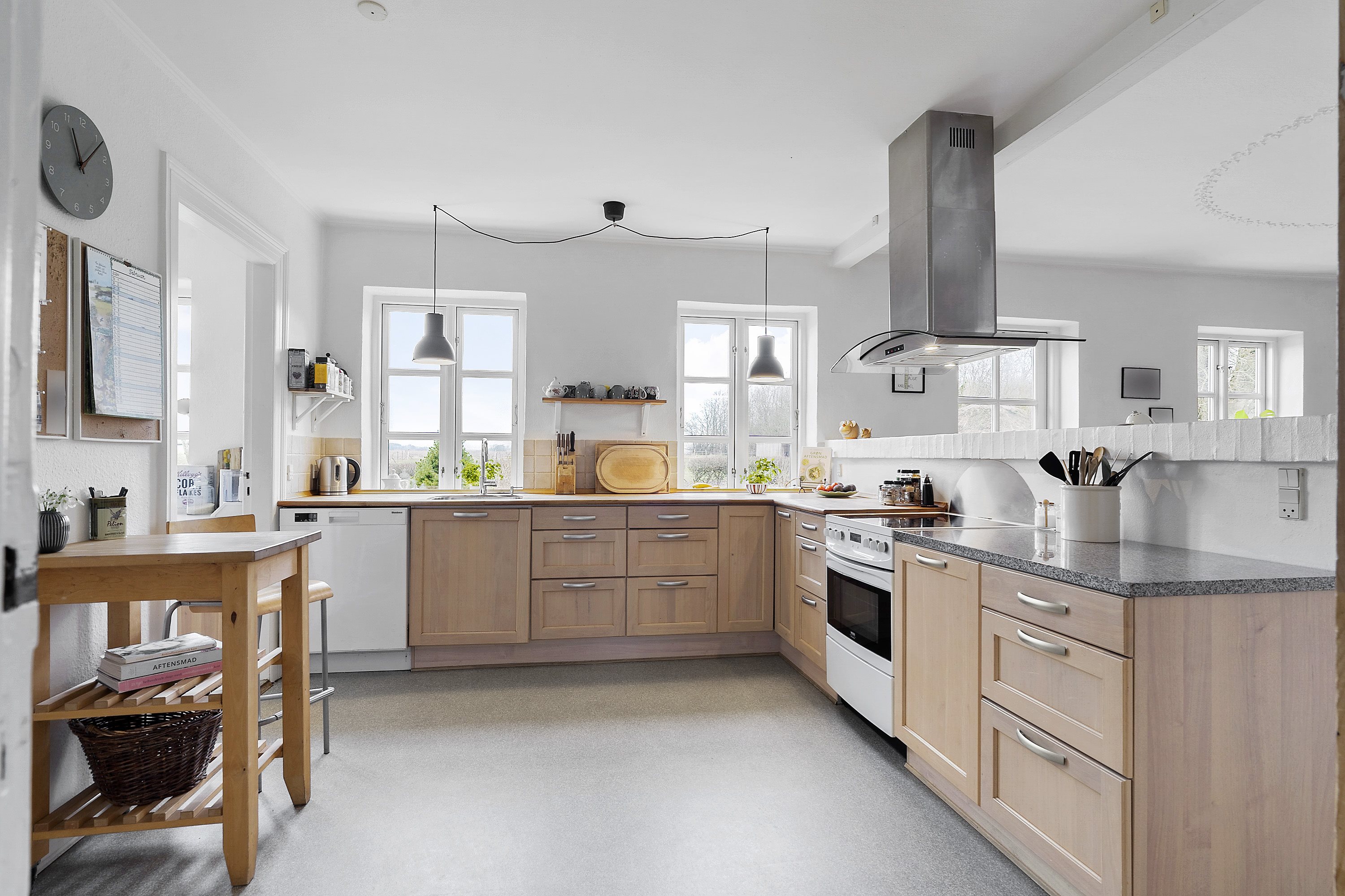 Fremhævet køkken billede i fuldskærmstilstand. Billede af Hadrupvej 4, 8350 Hundslund