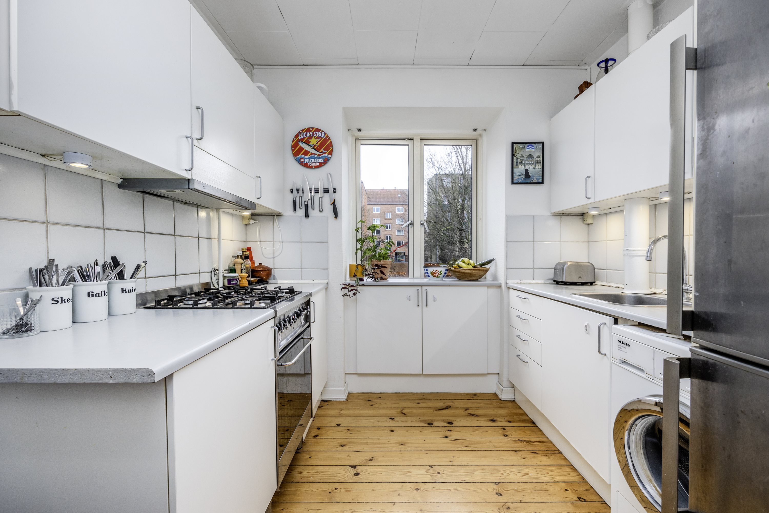 Fremhævet køkken billede i fuldskærmstilstand. Billede af Landfogedvej 7, 1. tv., 2400 København NV