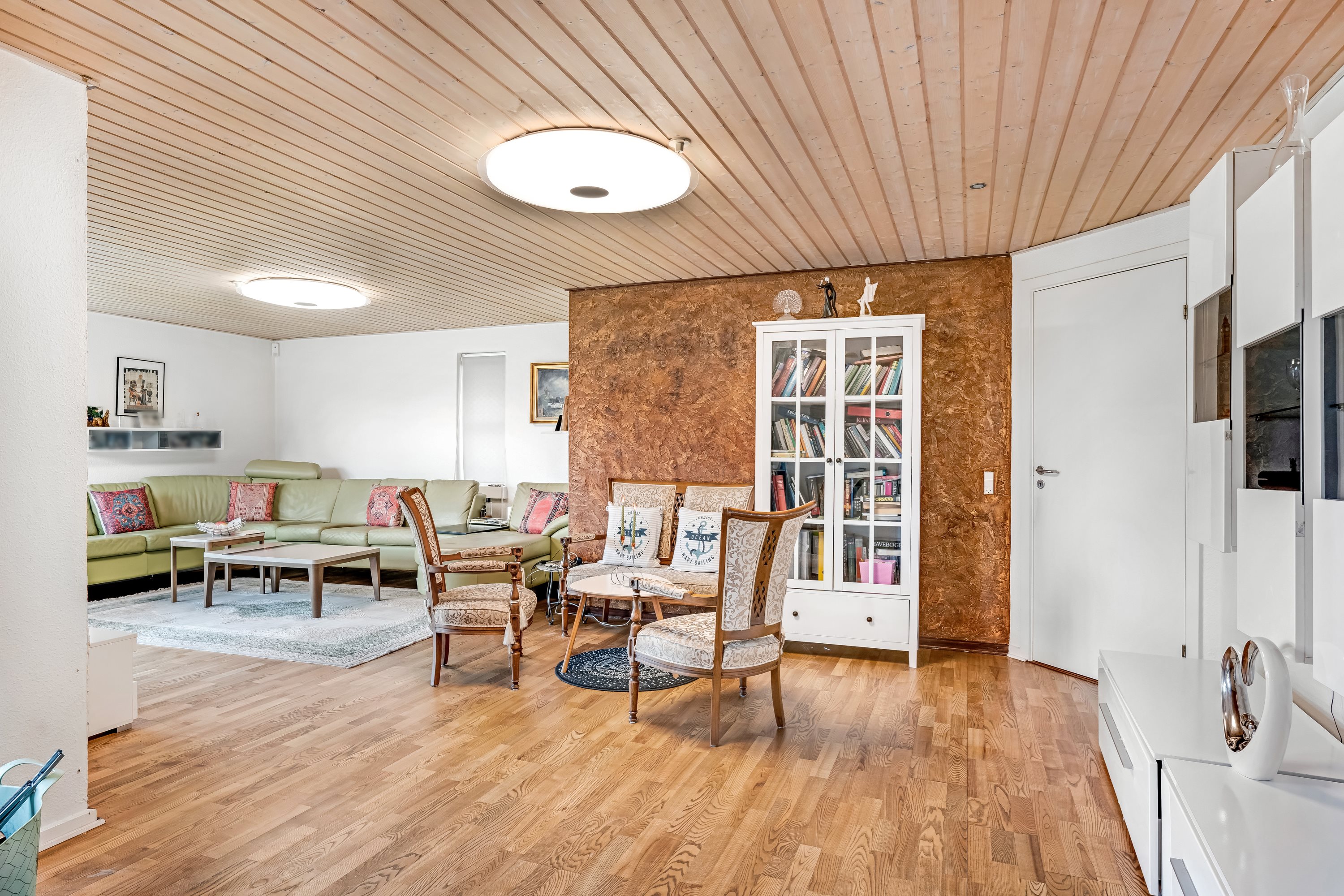 Fremhævet stue billede i fuldskærmstilstand. Billede af Tved 119, 6270 Tønder