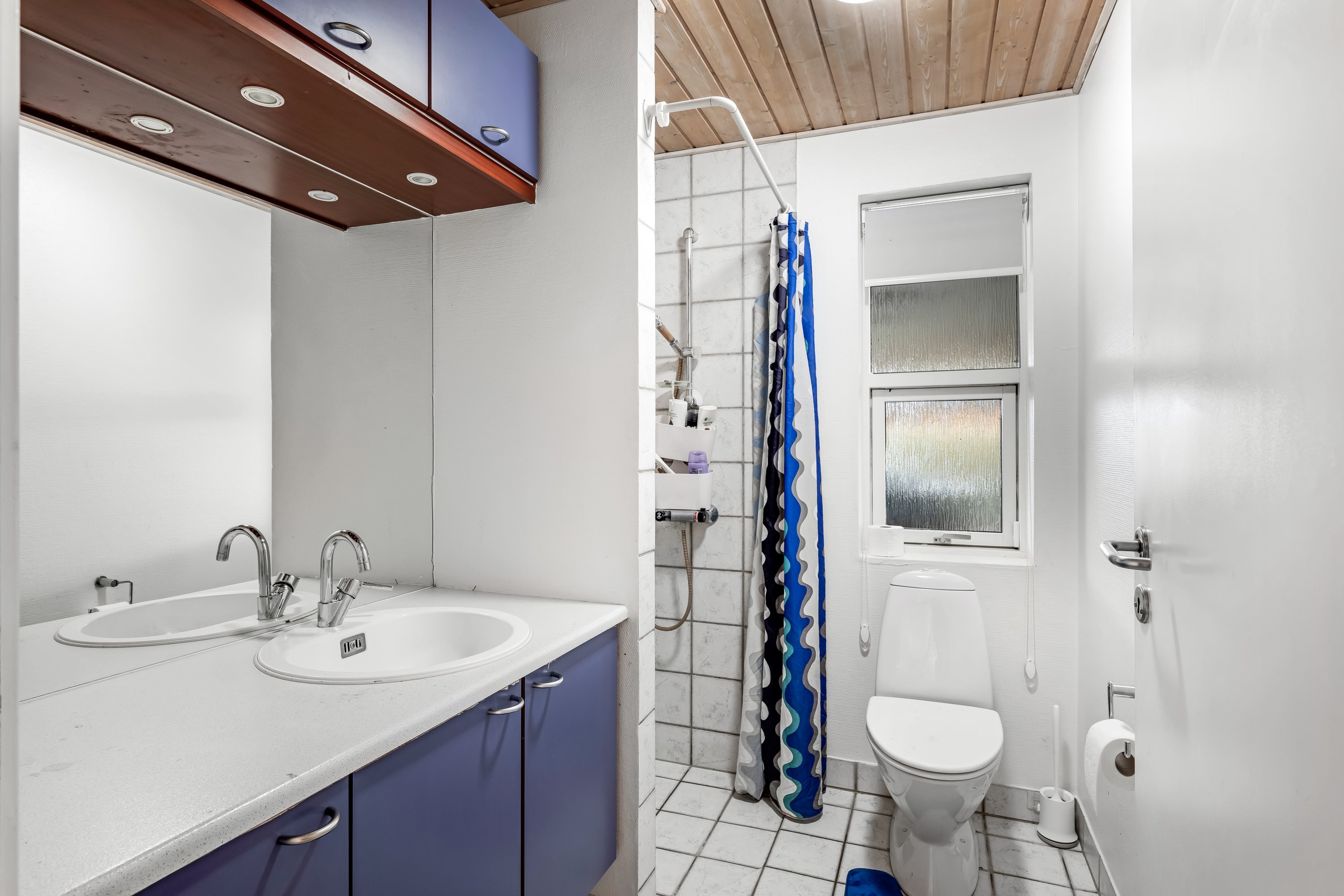 Fremhævet badeværelse billede i fuldskærmstilstand. Billede af Tved 119, 6270 Tønder