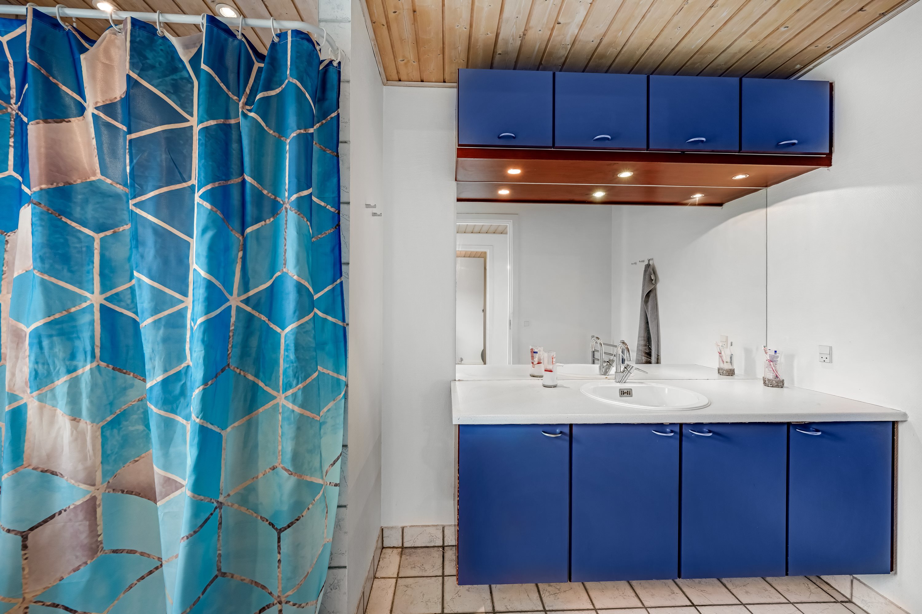 Fremhævet badeværelse billede i fuldskærmstilstand. Billede af Tved 119, 6270 Tønder