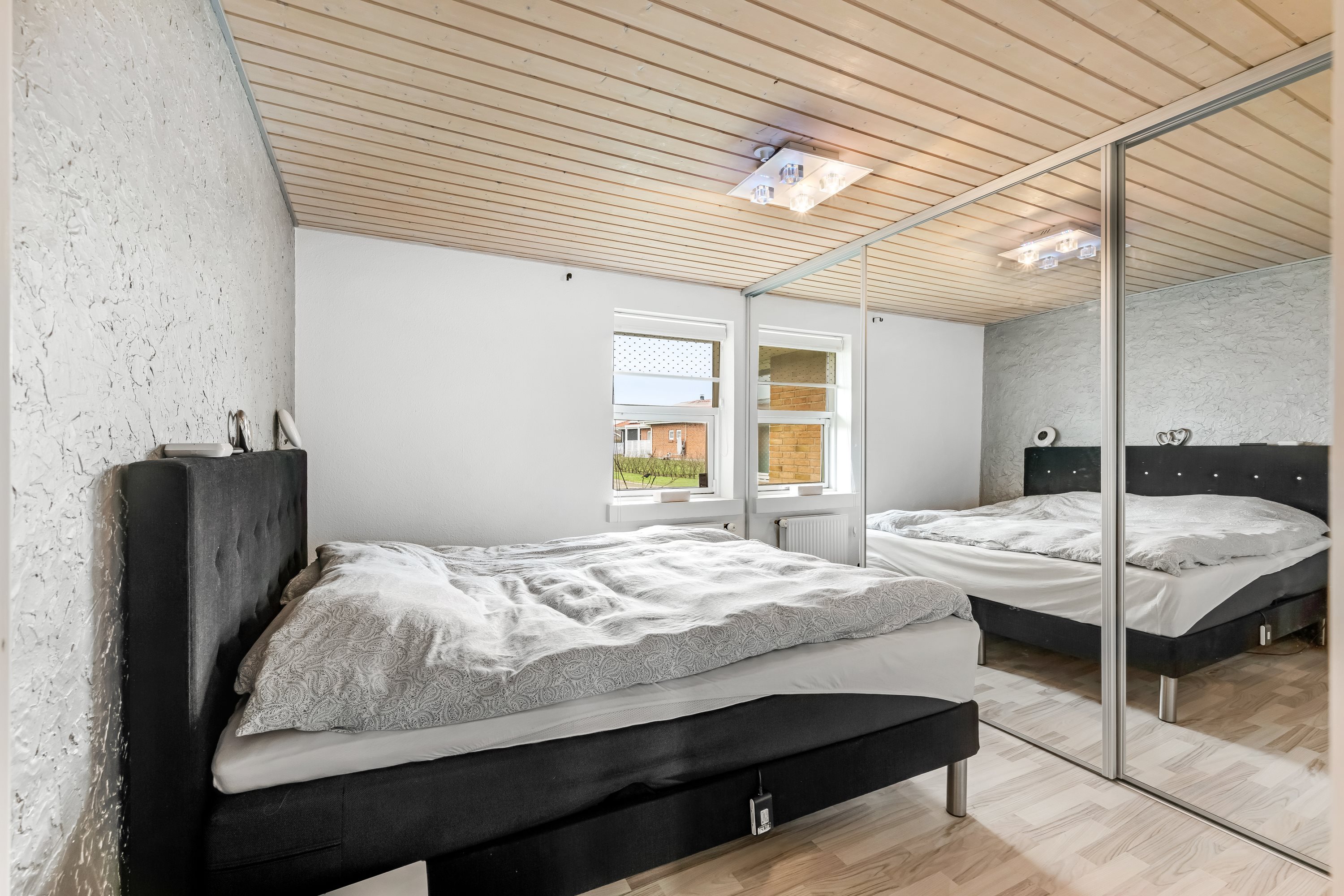 Fremhævet soveværelse billede i fuldskærmstilstand. Billede af Tved 119, 6270 Tønder