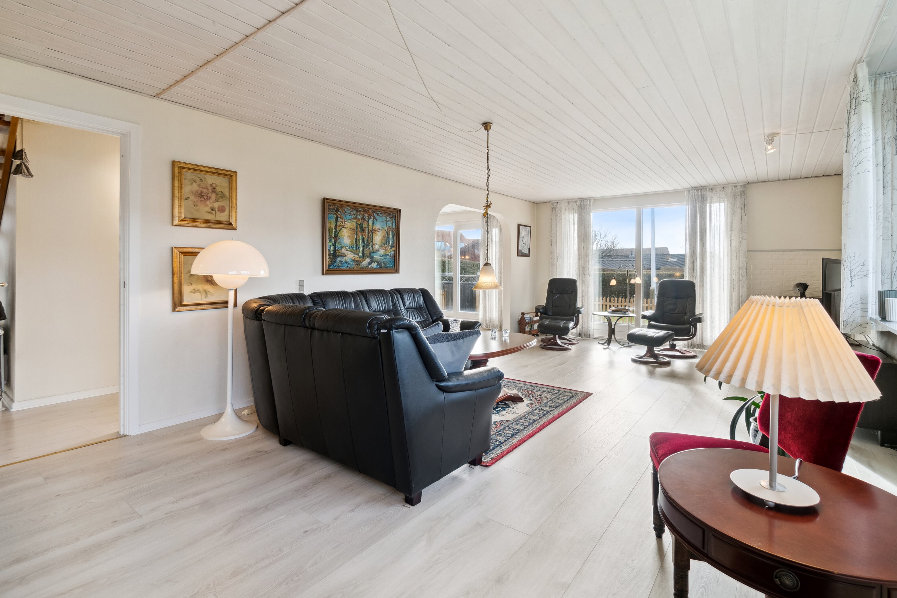 Fremhævet stue billede i fuldskærmstilstand. Billede af Syrenvej 6, 3700 Rønne