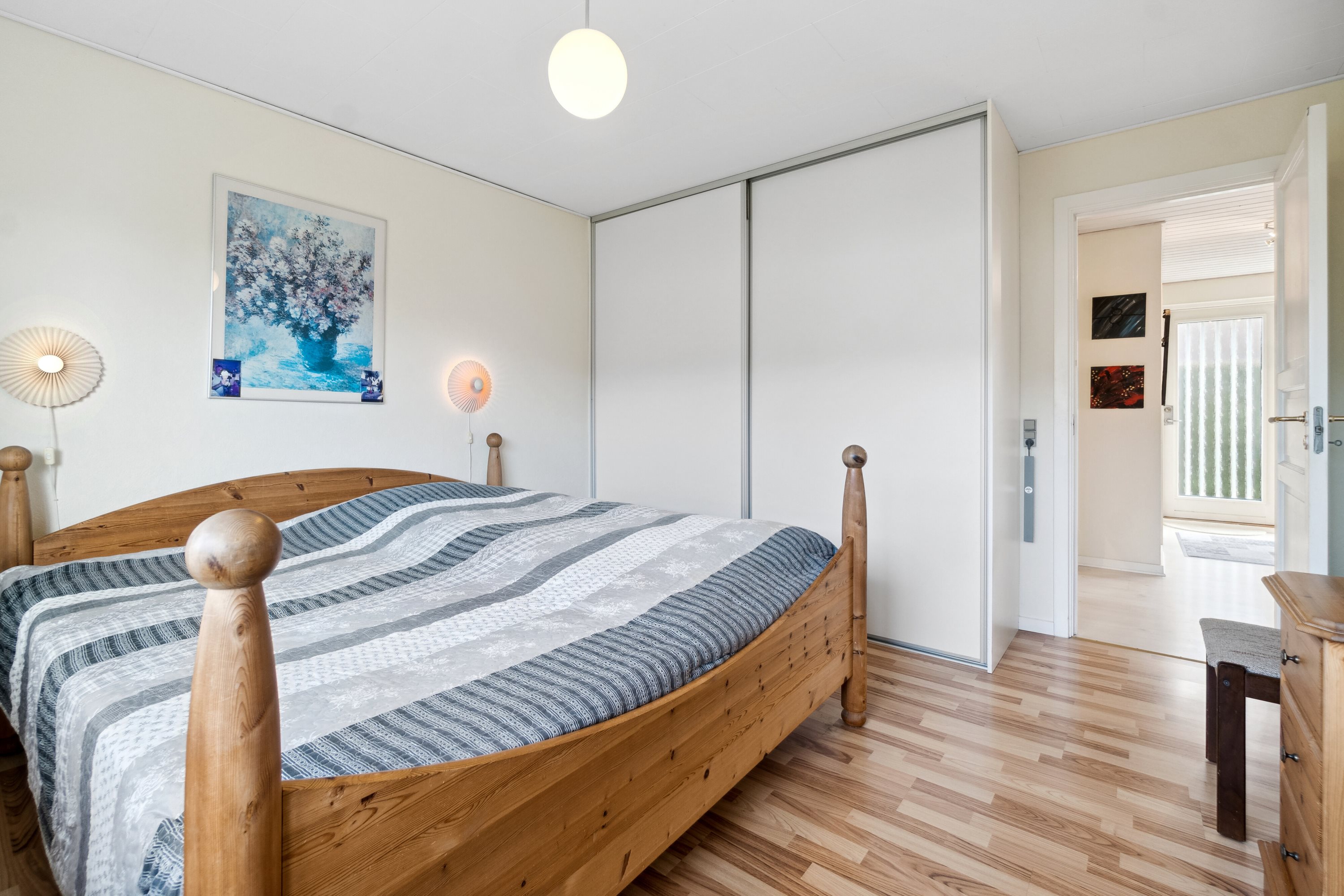 Fremhævet soveværelse billede i fuldskærmstilstand. Billede af Syrenvej 6, 3700 Rønne