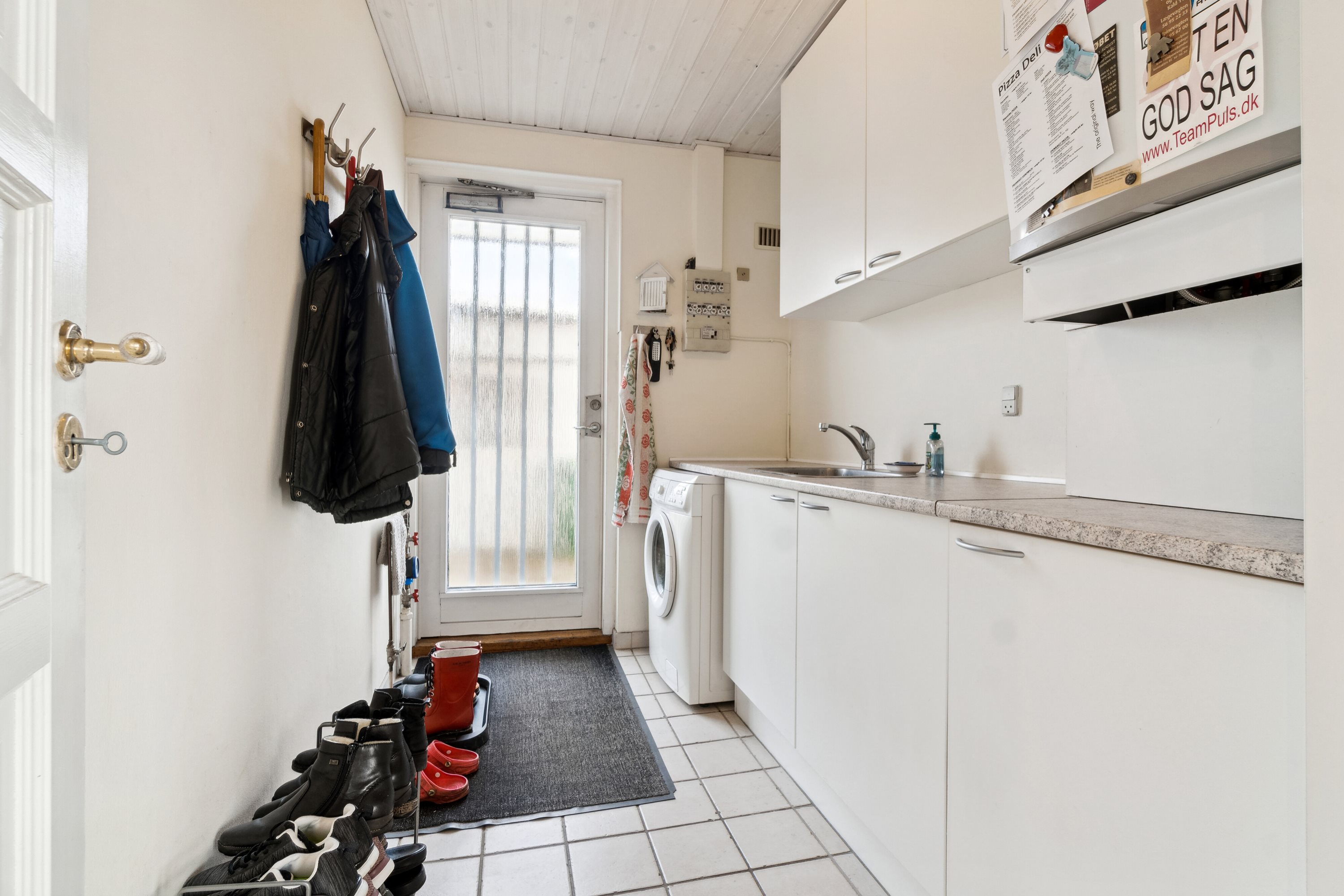 Fremhævet gang billede i fuldskærmstilstand. Billede af Syrenvej 6, 3700 Rønne