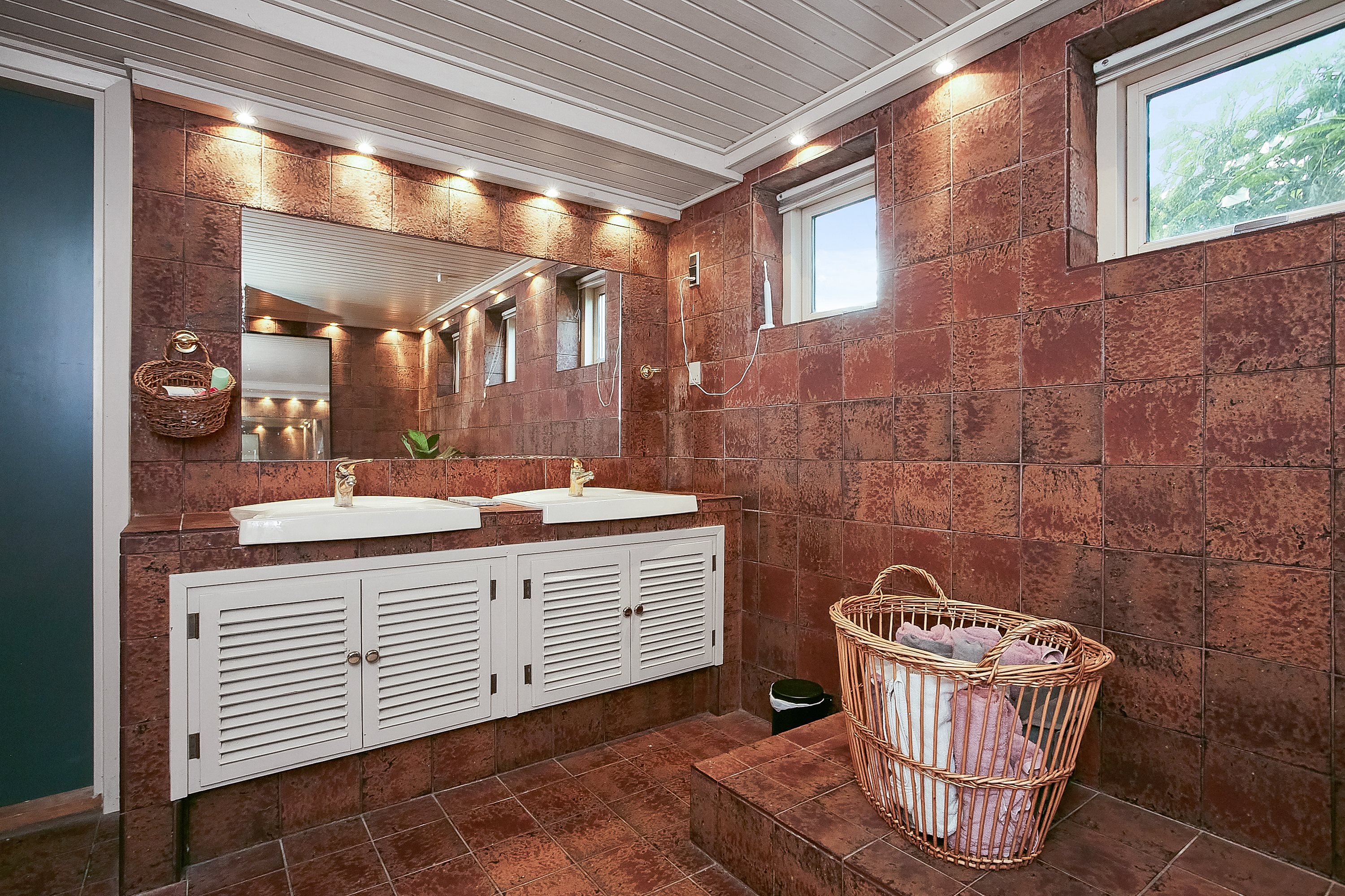 Fremhævet badeværelse billede i fuldskærmstilstand. Billede af Juelsgade 29, 7130 Juelsminde