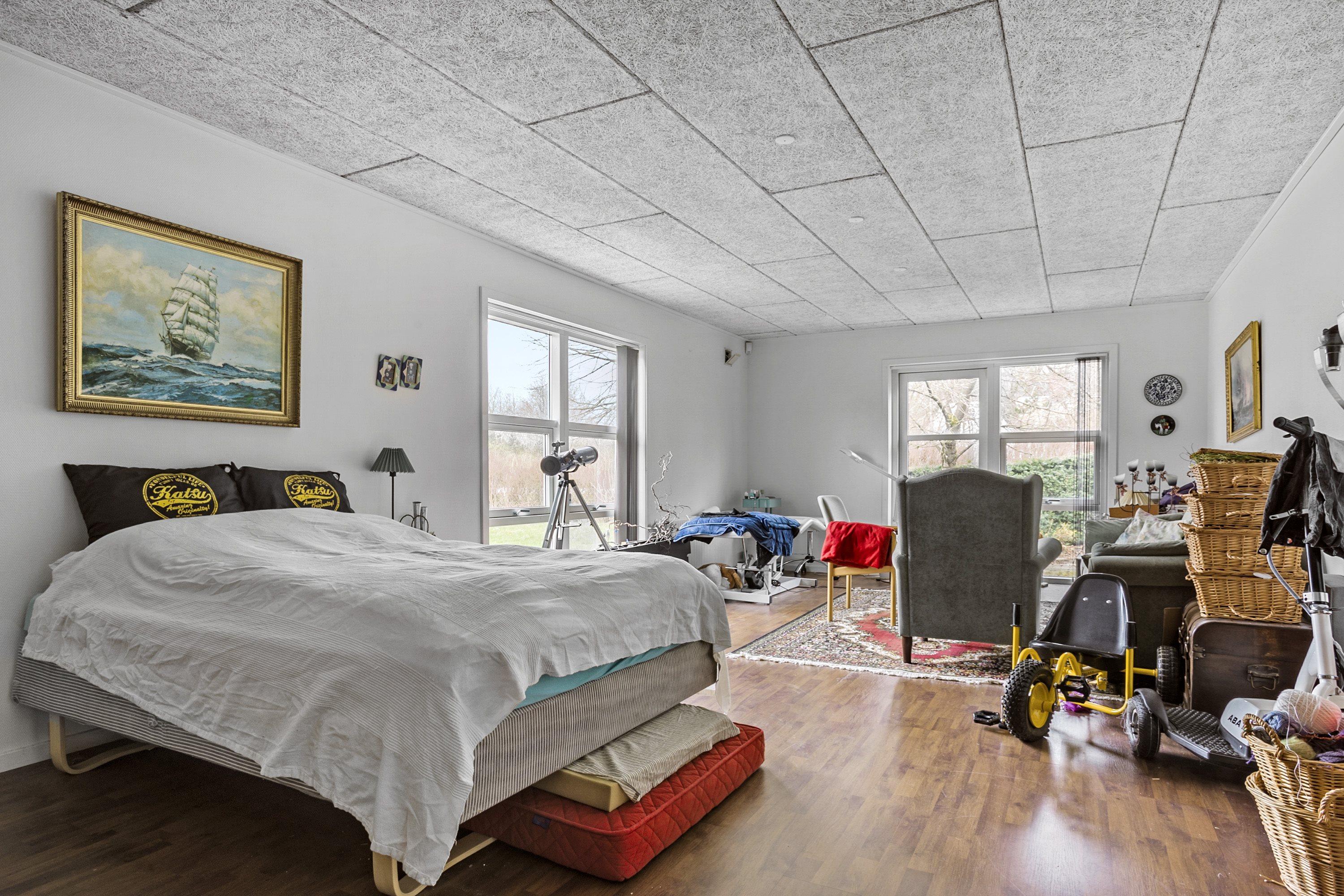 Fremhævet soveværelse billede i fuldskærmstilstand. Billede af Lindevej 1, Øster Lindet, 6630 Rødding