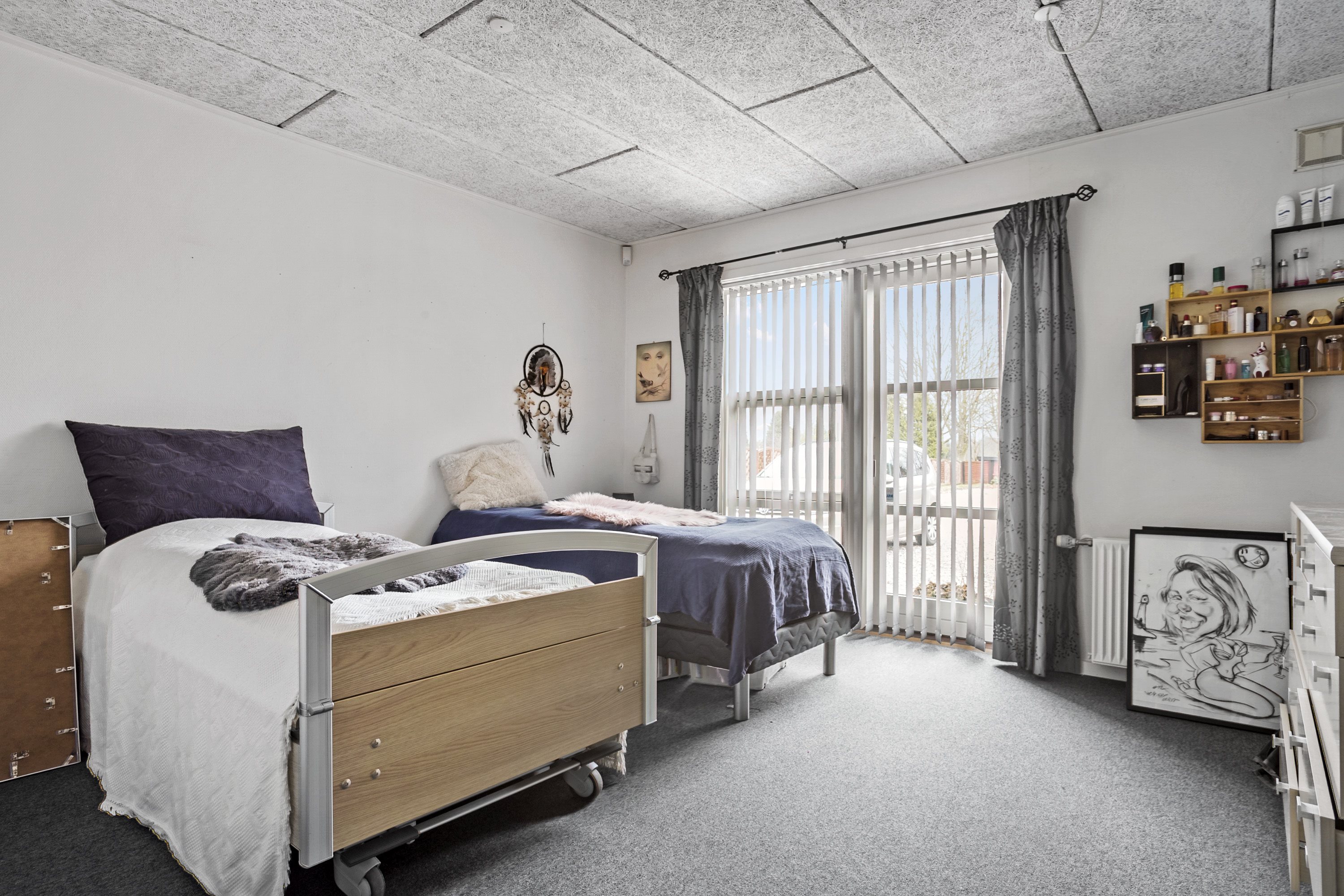 Fremhævet soveværelse billede i fuldskærmstilstand. Billede af Lindevej 1, Øster Lindet, 6630 Rødding