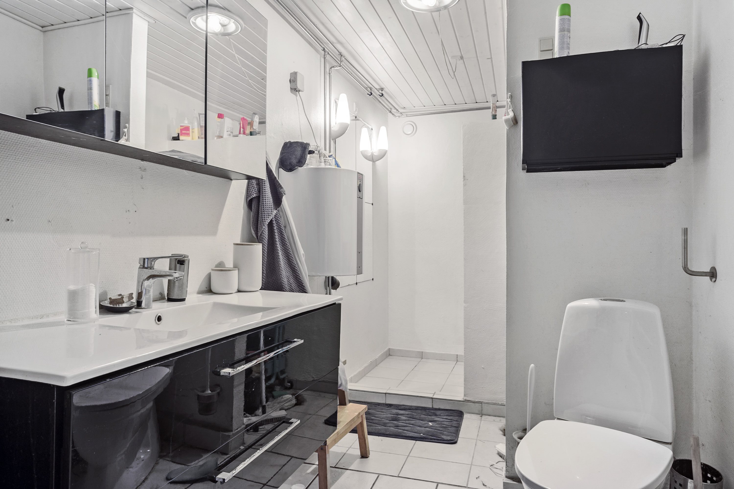 Fremhævet badeværelse billede i fuldskærmstilstand. Billede af Lindevej 1, Øster Lindet, 6630 Rødding