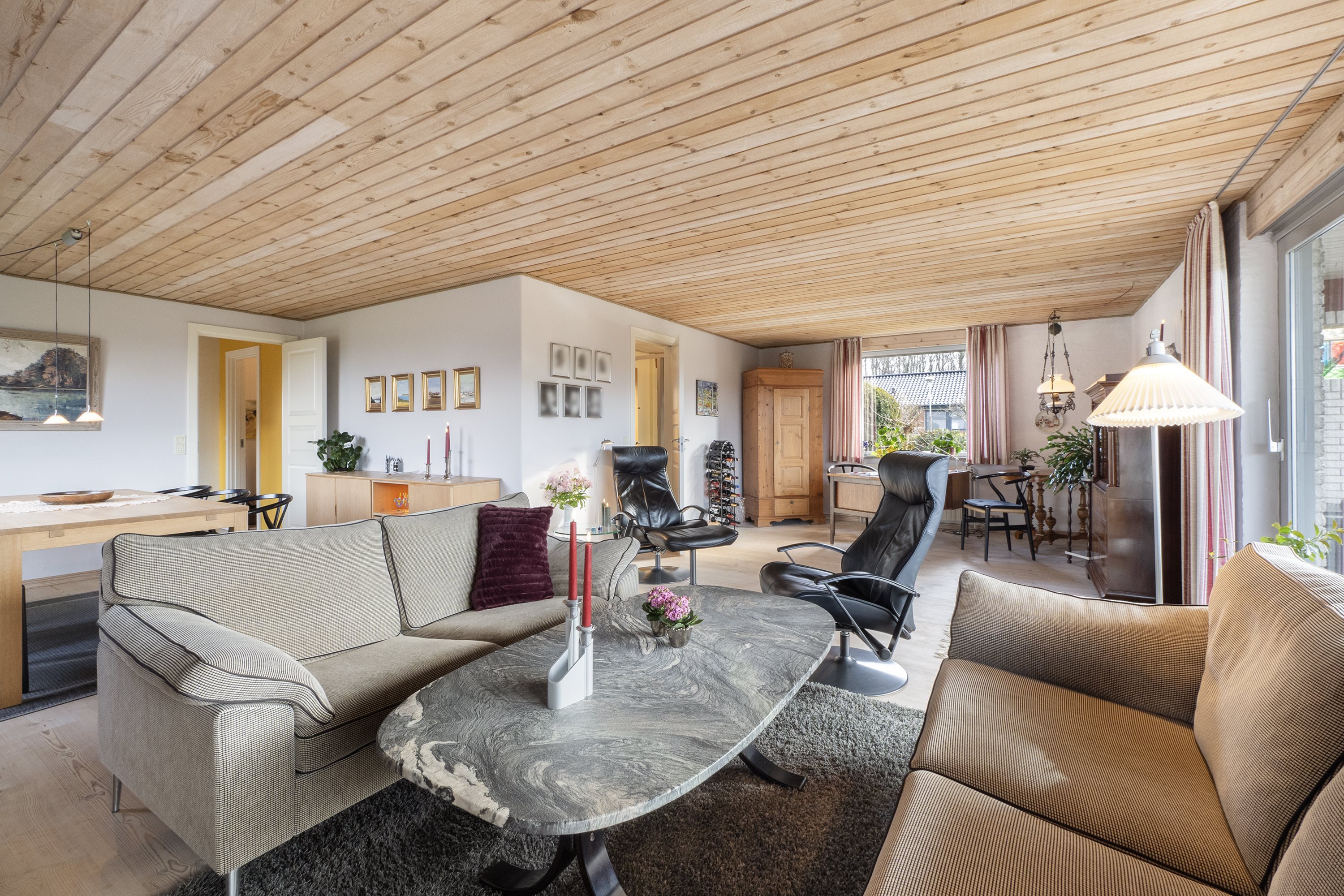 Fremhævet stue billede i fuldskærmstilstand. Billede af Kornblomstvej 14, Faarup, 7900 Nykøbing M