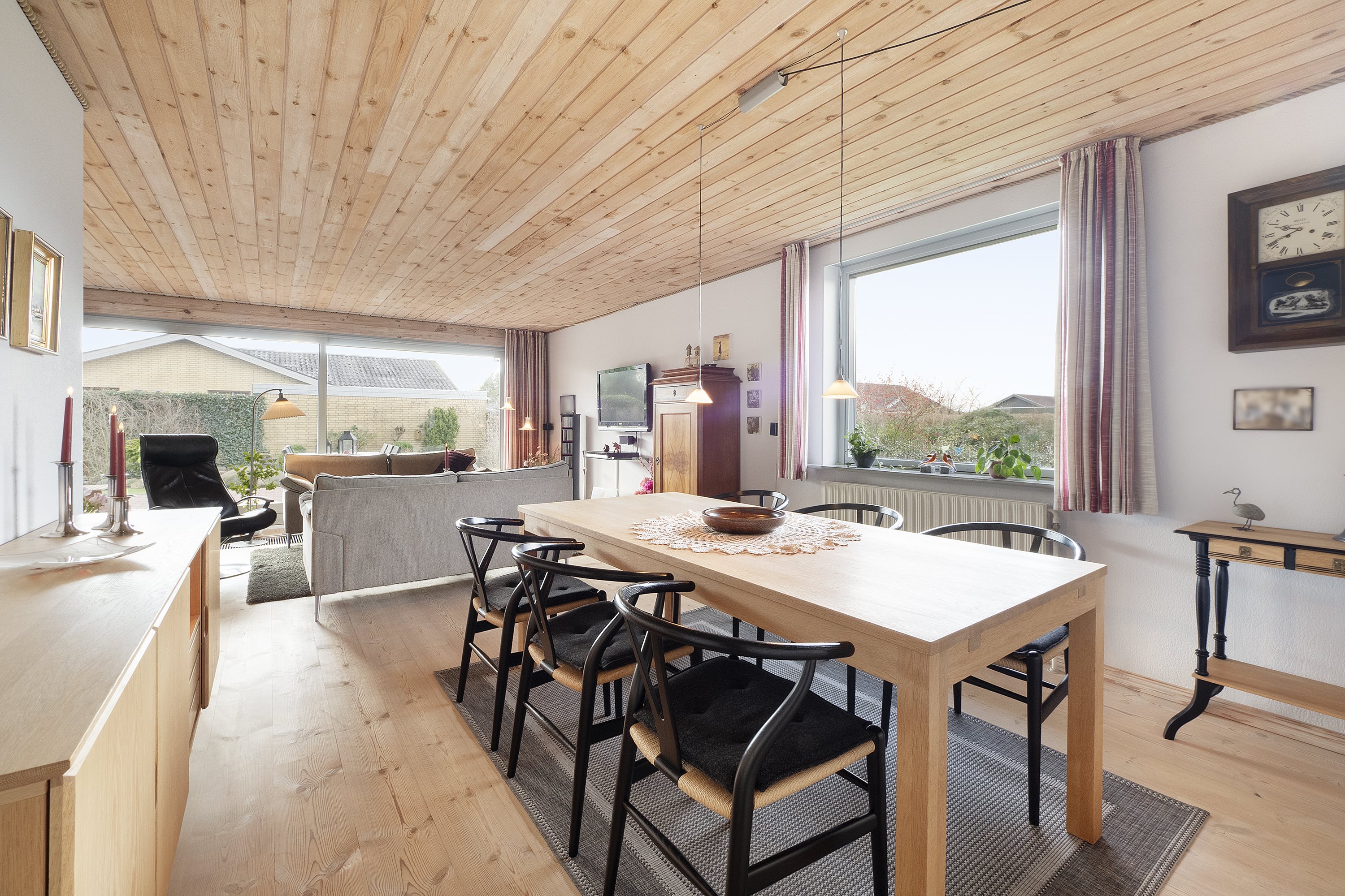 Fremhævet spisestue billede i fuldskærmstilstand. Billede af Kornblomstvej 14, Faarup, 7900 Nykøbing M