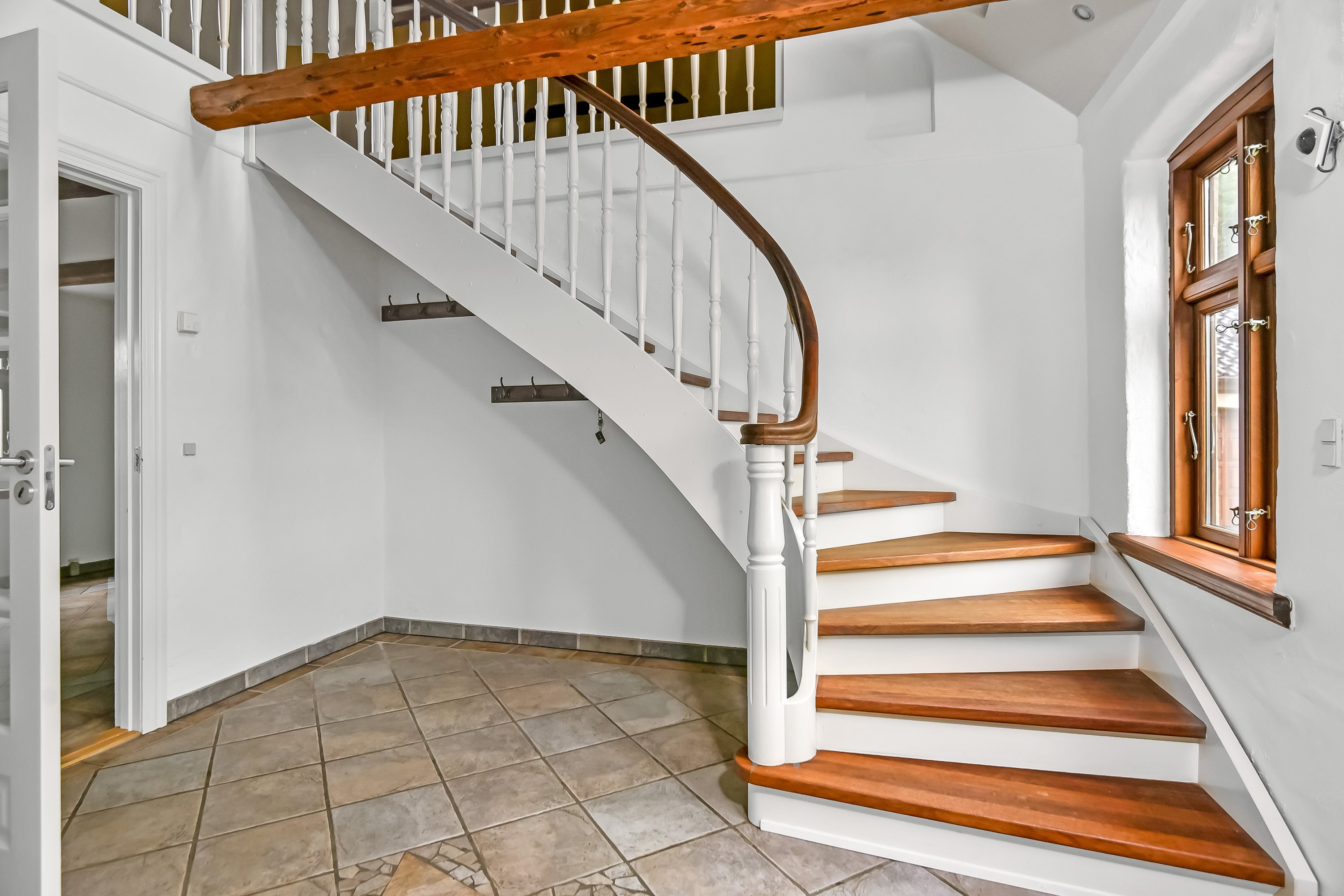 Fremhævet hall billede i fuldskærmstilstand. Billede af Albækvej 47, Snejbjerg, 7400 Herning