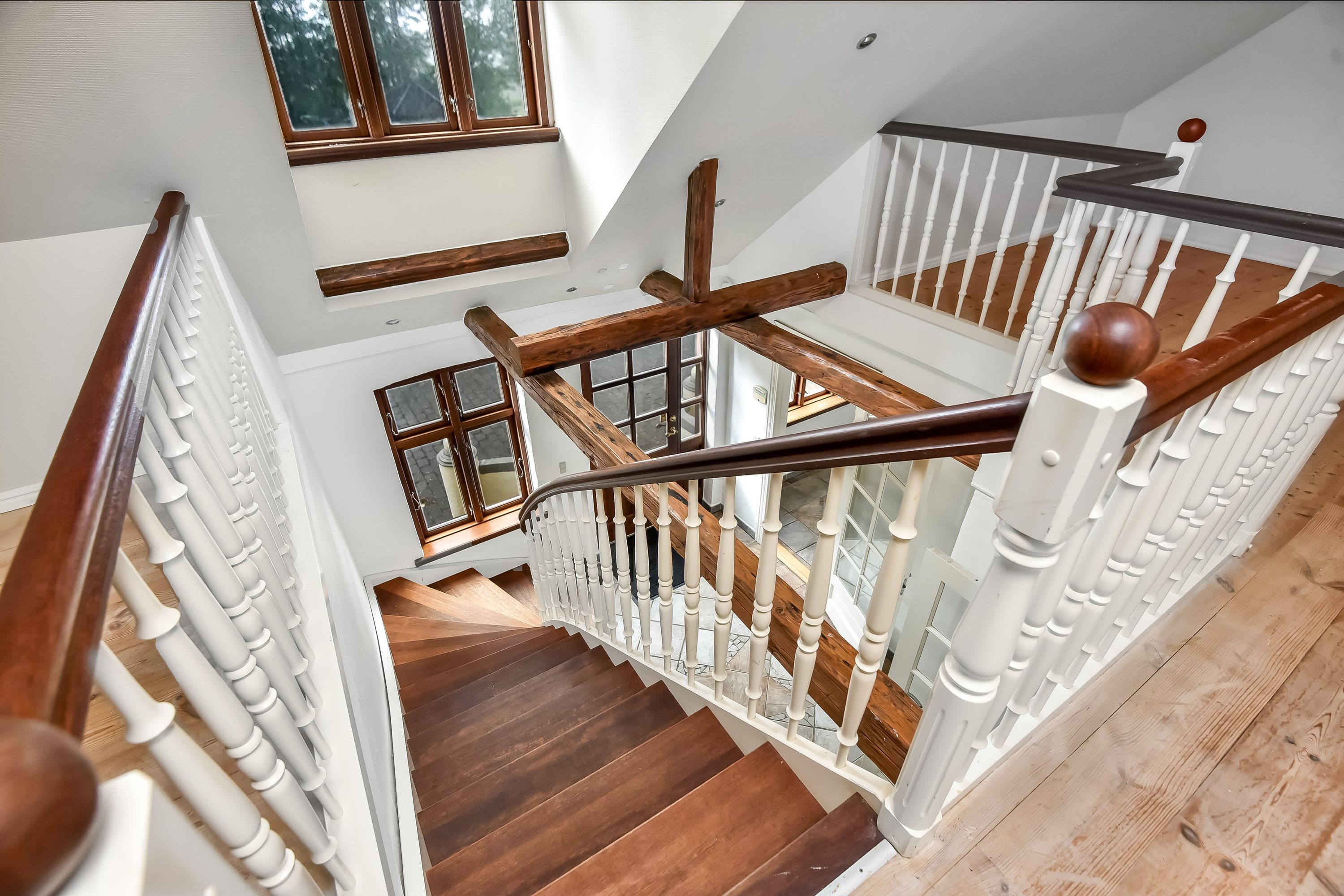 Fremhævet trappe billede i fuldskærmstilstand. Billede af Albækvej 47, Snejbjerg, 7400 Herning