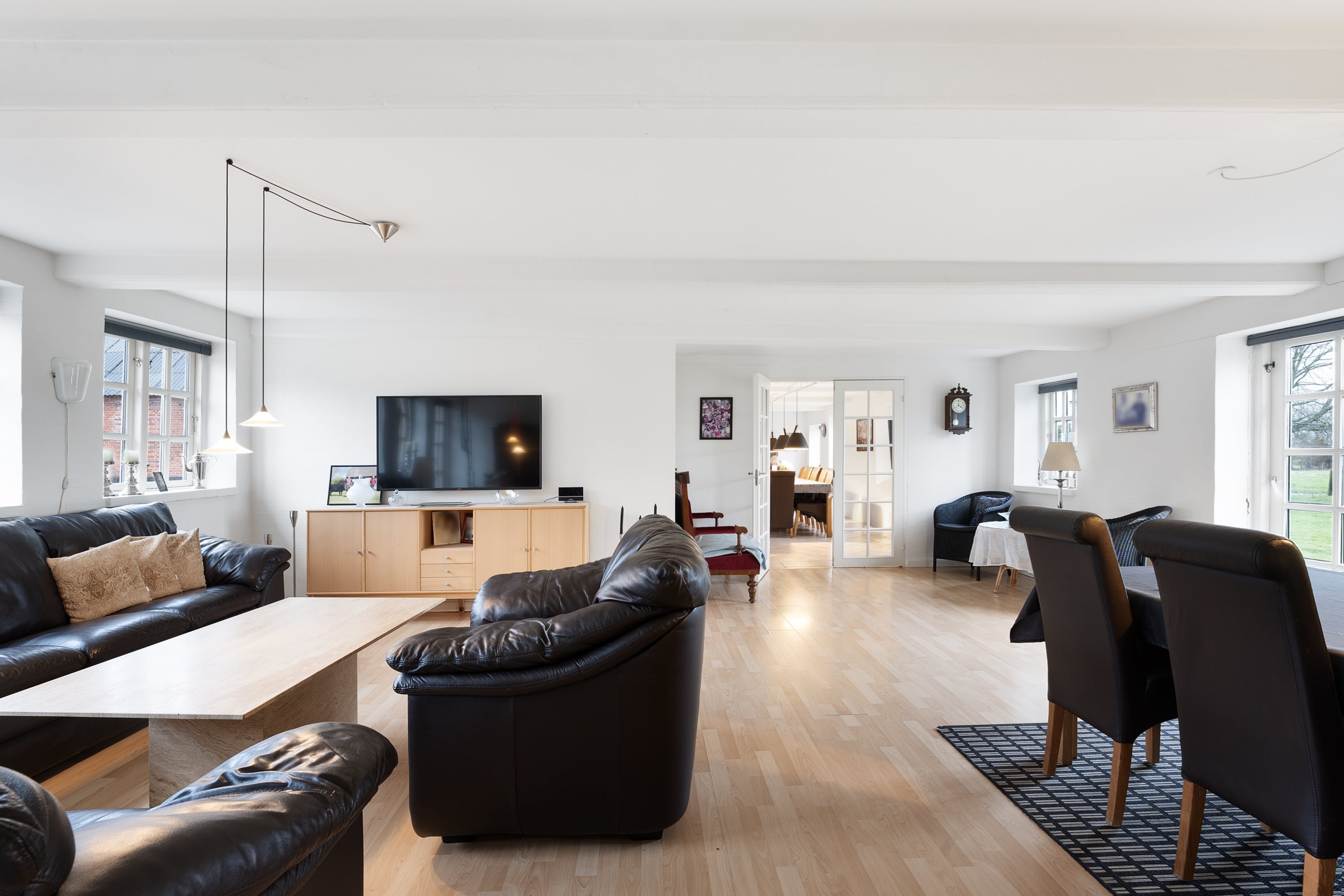 Fremhævet stue billede i fuldskærmstilstand. Billede af Nedre Vej 82, Albæk, 8930 Randers NØ