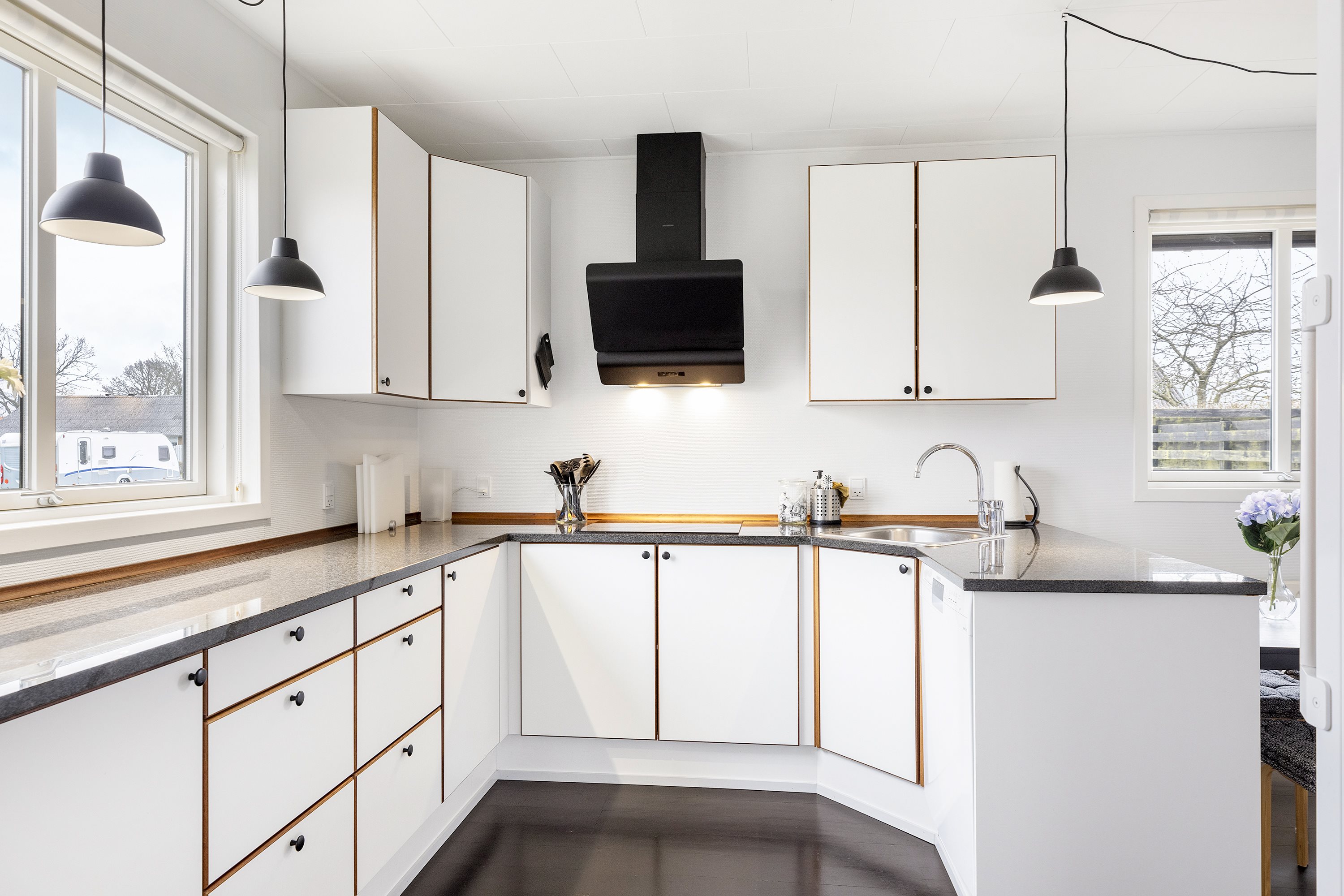Fremhævet køkken billede i fuldskærmstilstand. Billede af Elmevej 9, Havnbjerg, 6430 Nordborg