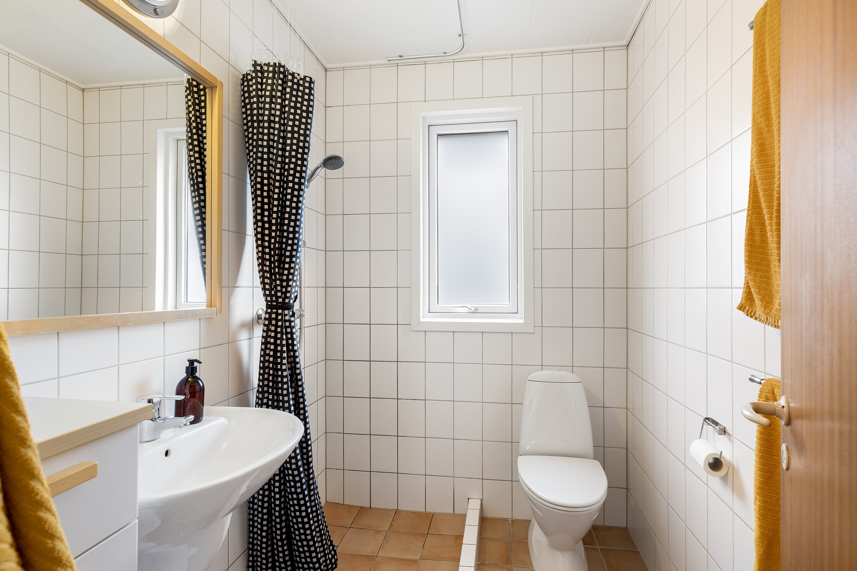 Fremhævet badeværelse billede i fuldskærmstilstand. Billede af Elmevej 9, Havnbjerg, 6430 Nordborg