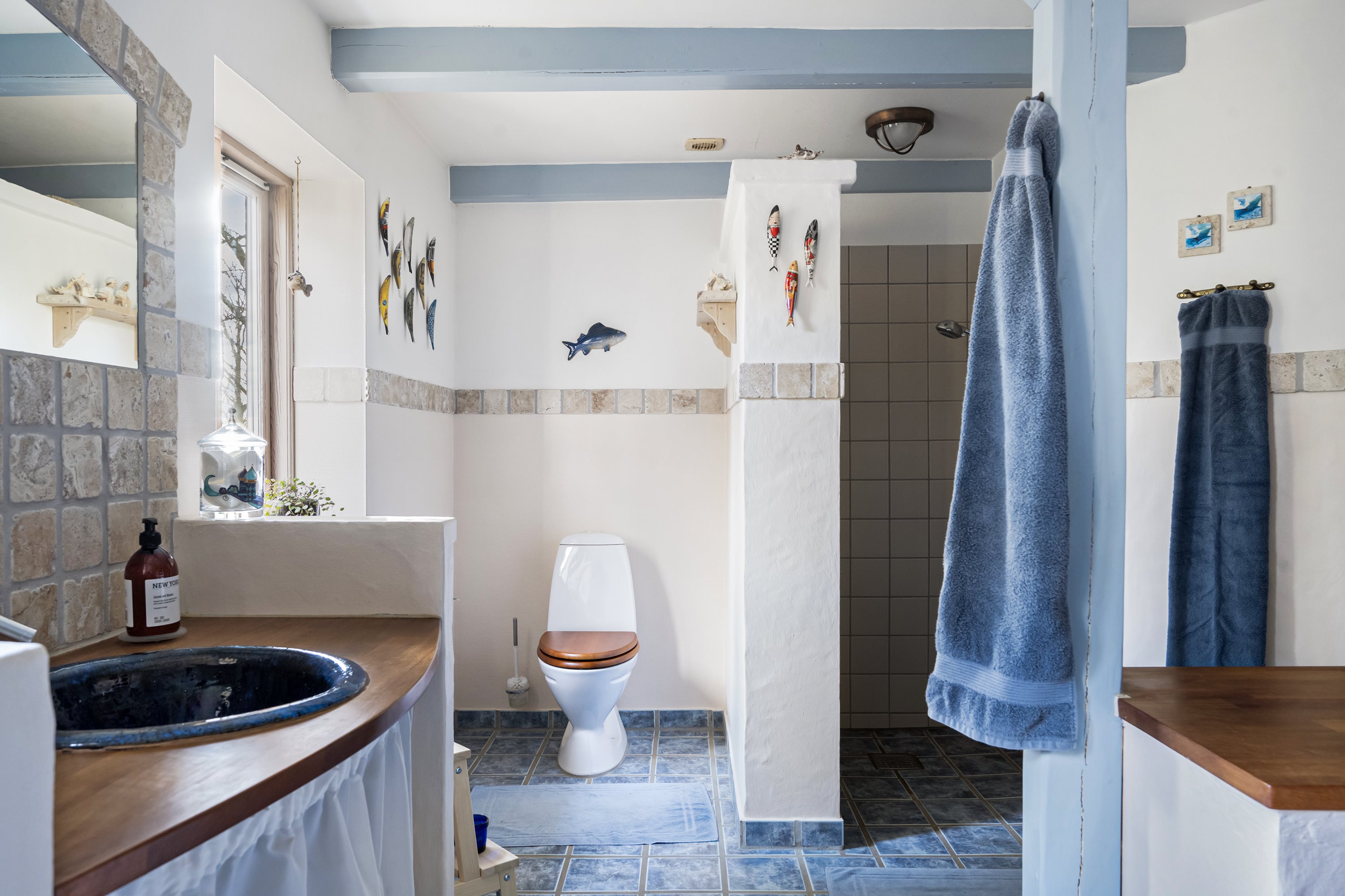 Fremhævet badeværelse billede i fuldskærmstilstand. Billede af Trangetvej 715, 9740 Jerslev J