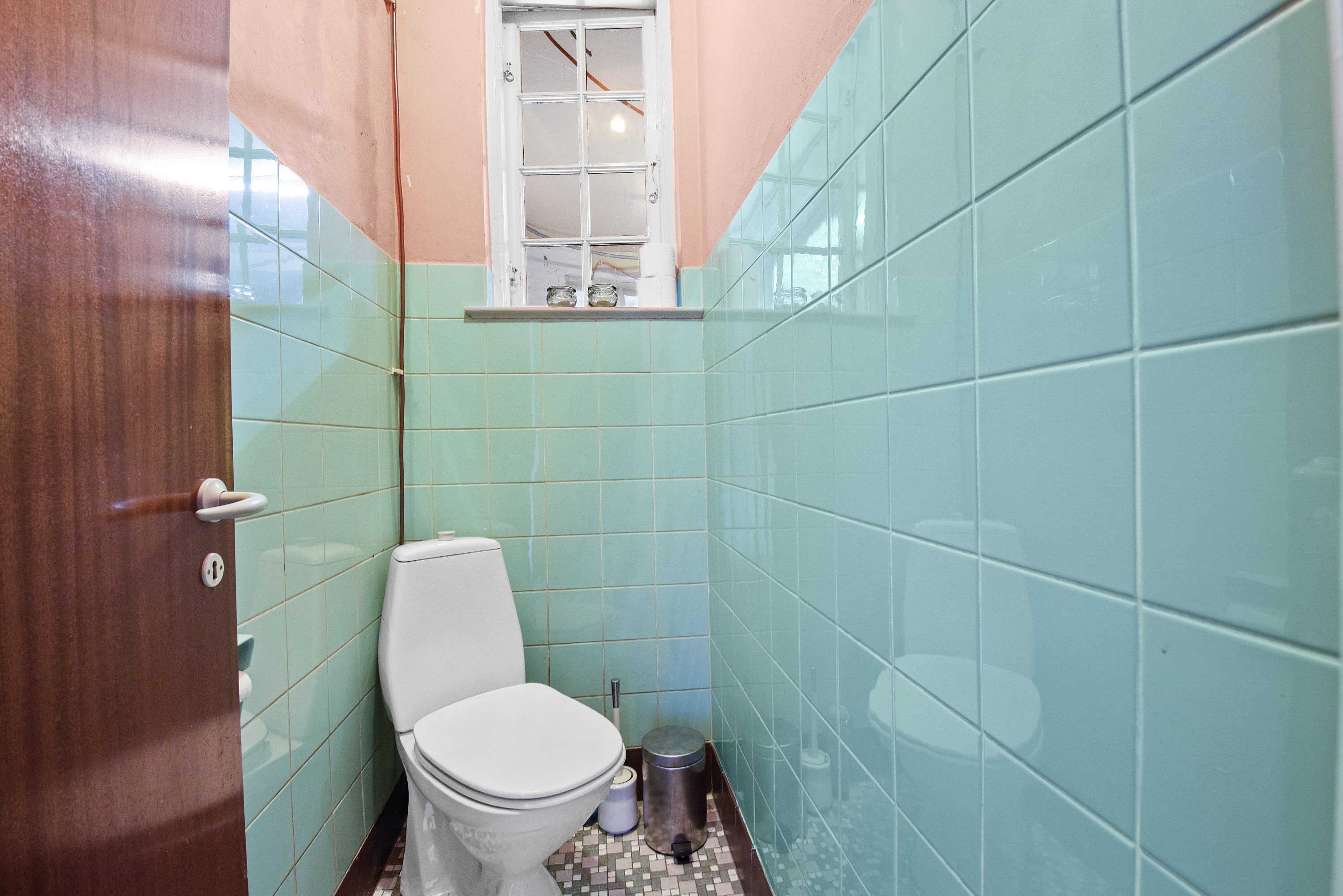 Fremhævet toilet billede i fuldskærmstilstand. Billede af Oksevej 4, 6330 Padborg