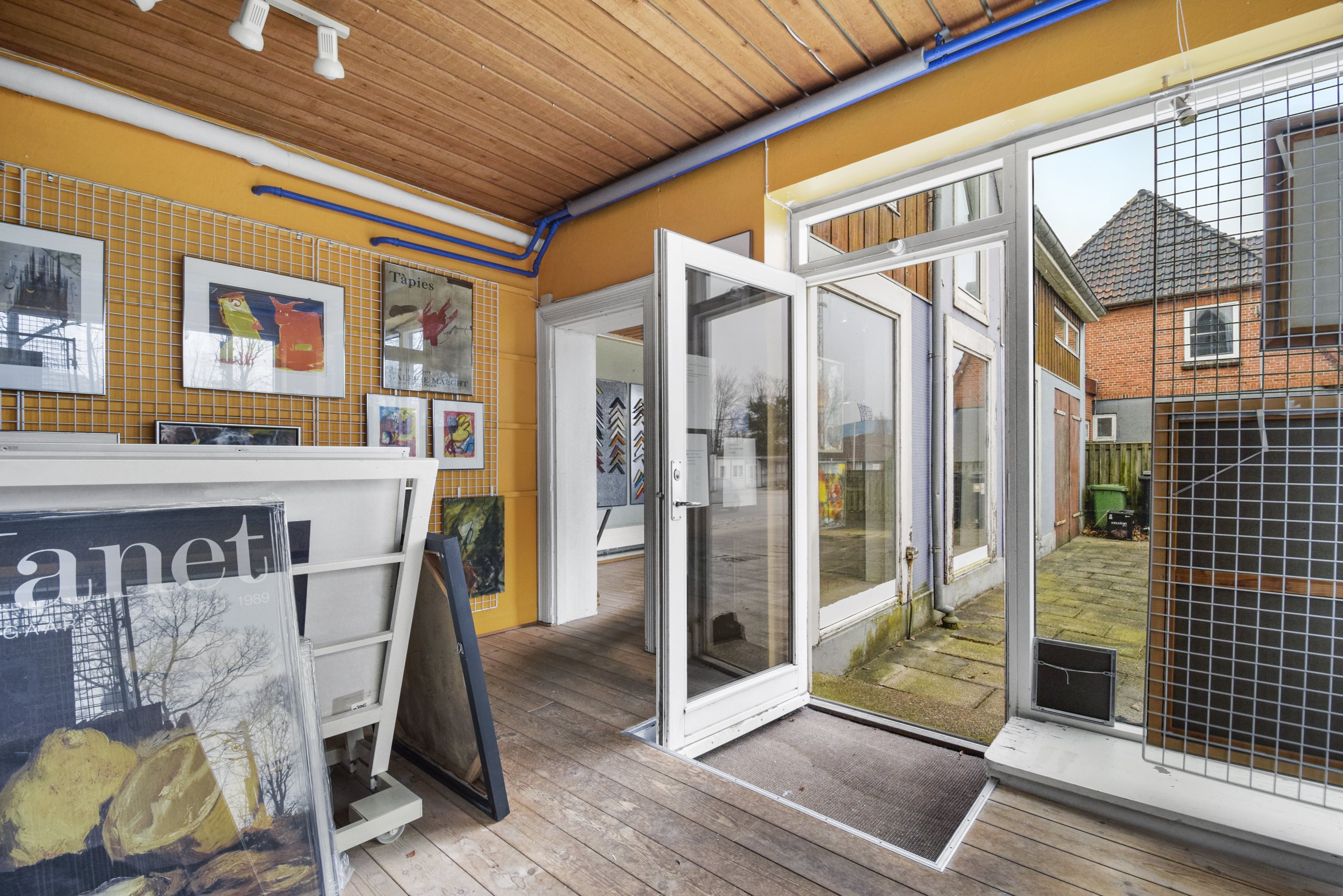 Fremhævet indgang erhverv billede i fuldskærmstilstand. Billede af Oksevej 4, 6330 Padborg