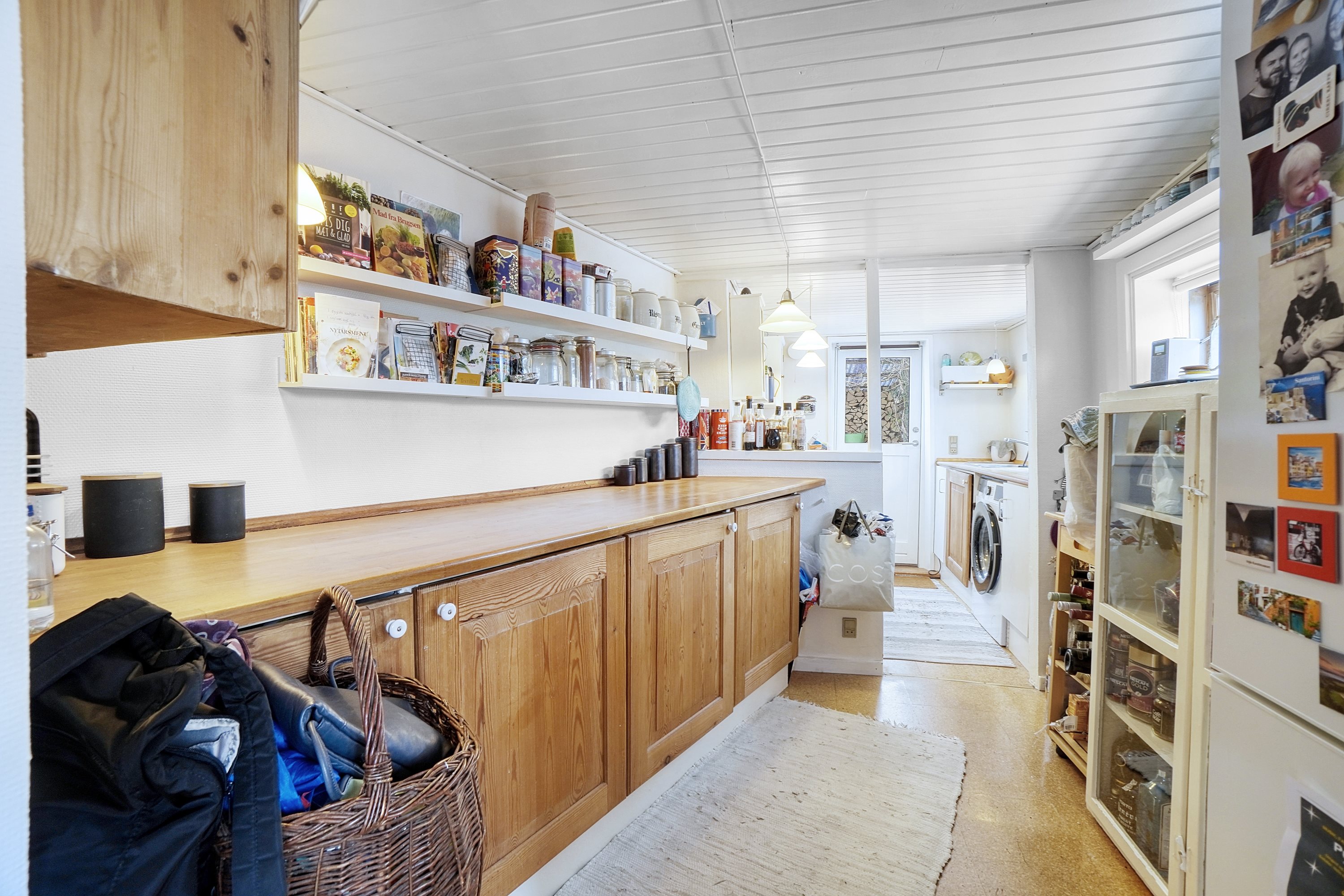 Fremhævet køkken billede i fuldskærmstilstand. Billede af Bomosevej 15, 2970 Hørsholm