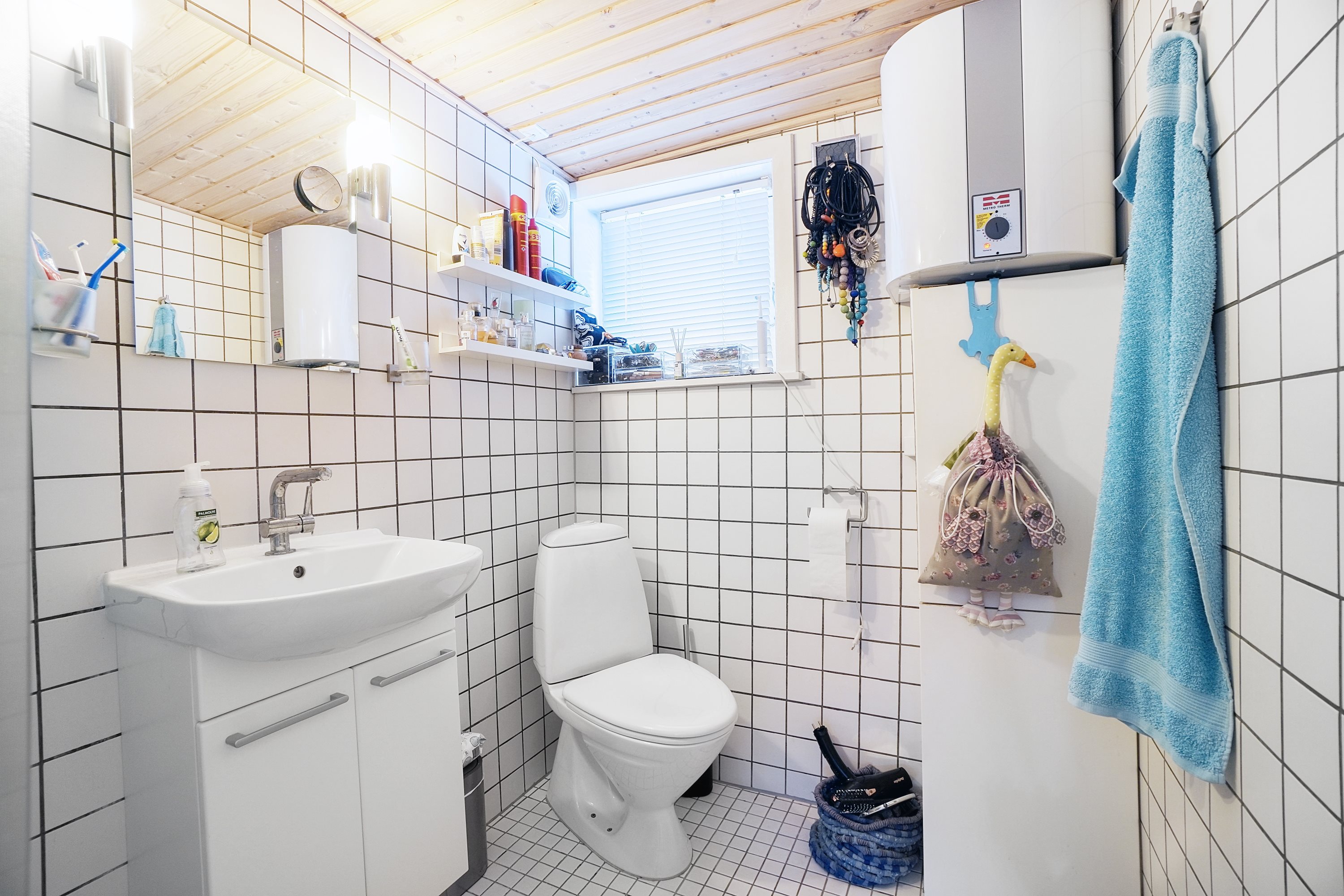 Fremhævet badeværelse billede i fuldskærmstilstand. Billede af Bomosevej 15, 2970 Hørsholm