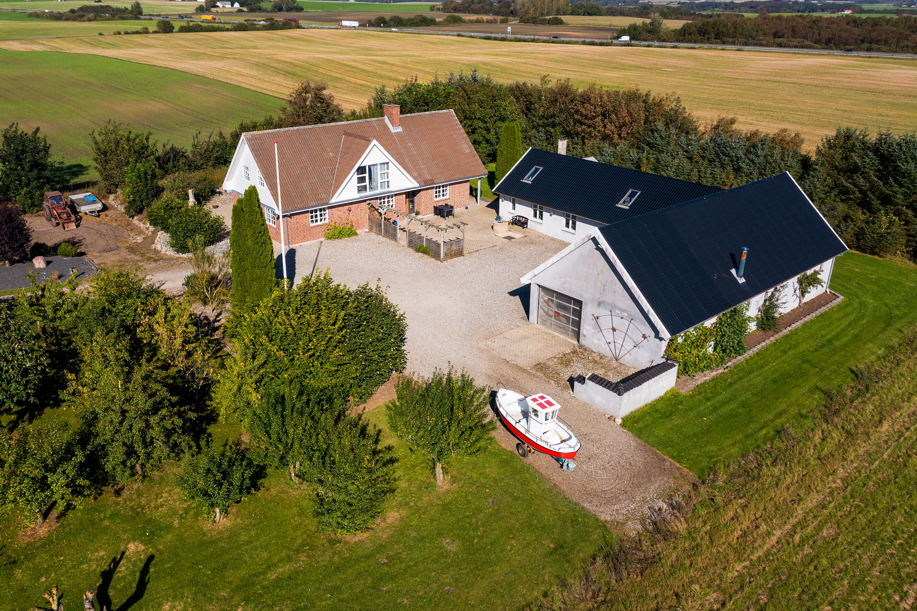 Fremhævet luftfoto billede i fuldskærmstilstand. Billede af Enshøjvej 5, Mejlby, 9610 Nørager