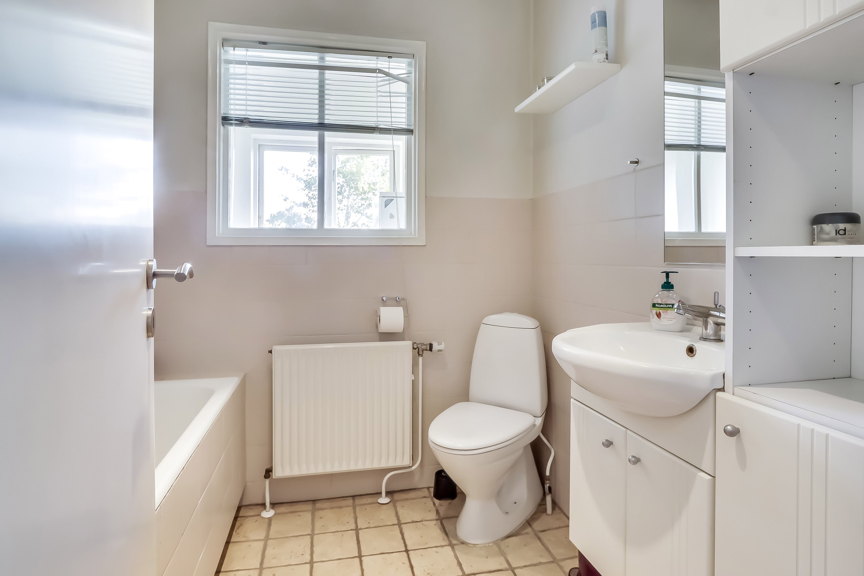 Fremhævet badeværelse billede i fuldskærmstilstand. Billede af Balvej 11, 5762 Vester Skerninge