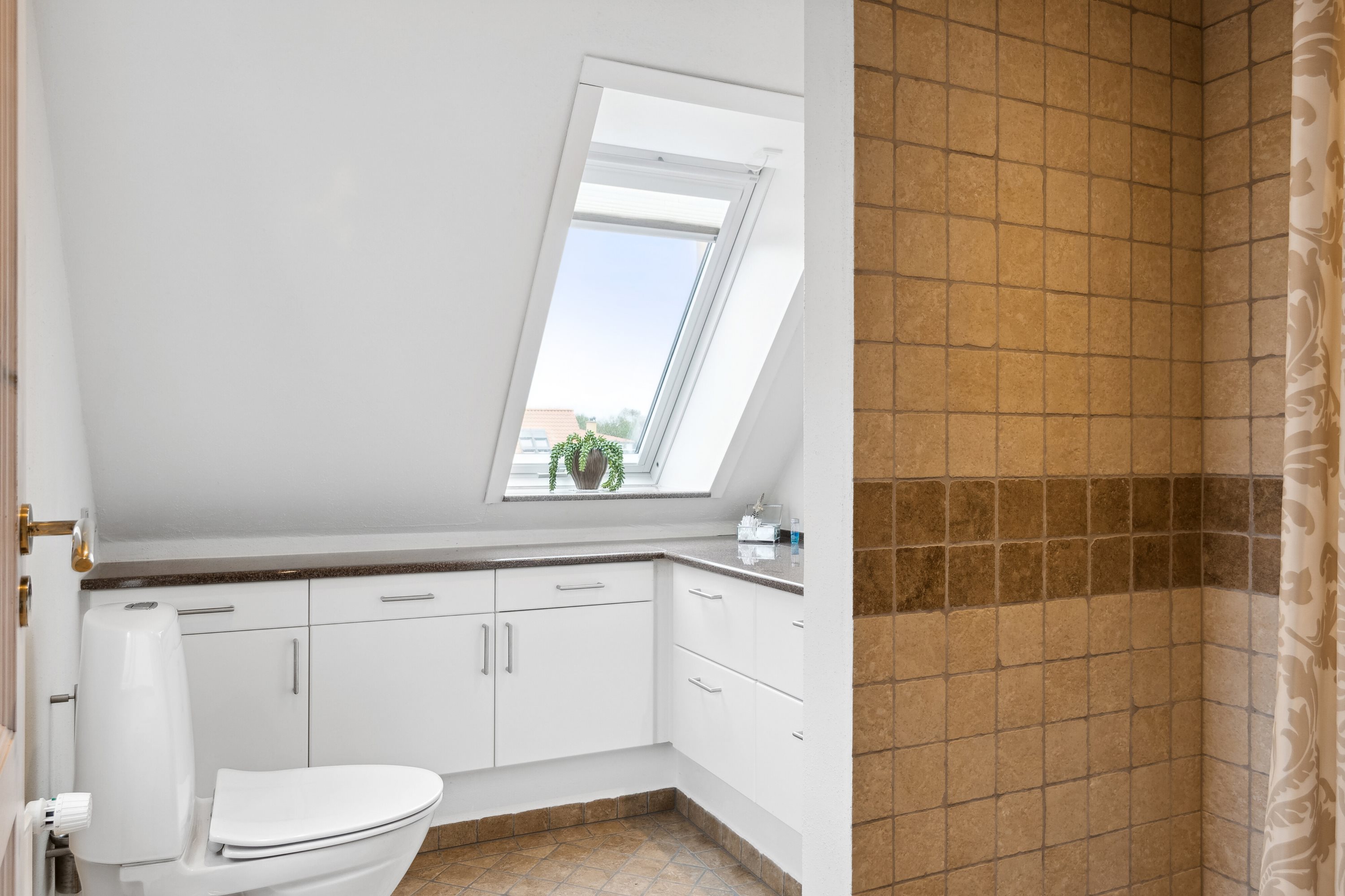 Fremhævet badeværelse billede i fuldskærmstilstand. Billede af Vestre Havnevej 16, Havnebyen, 4583 Sjællands Odde