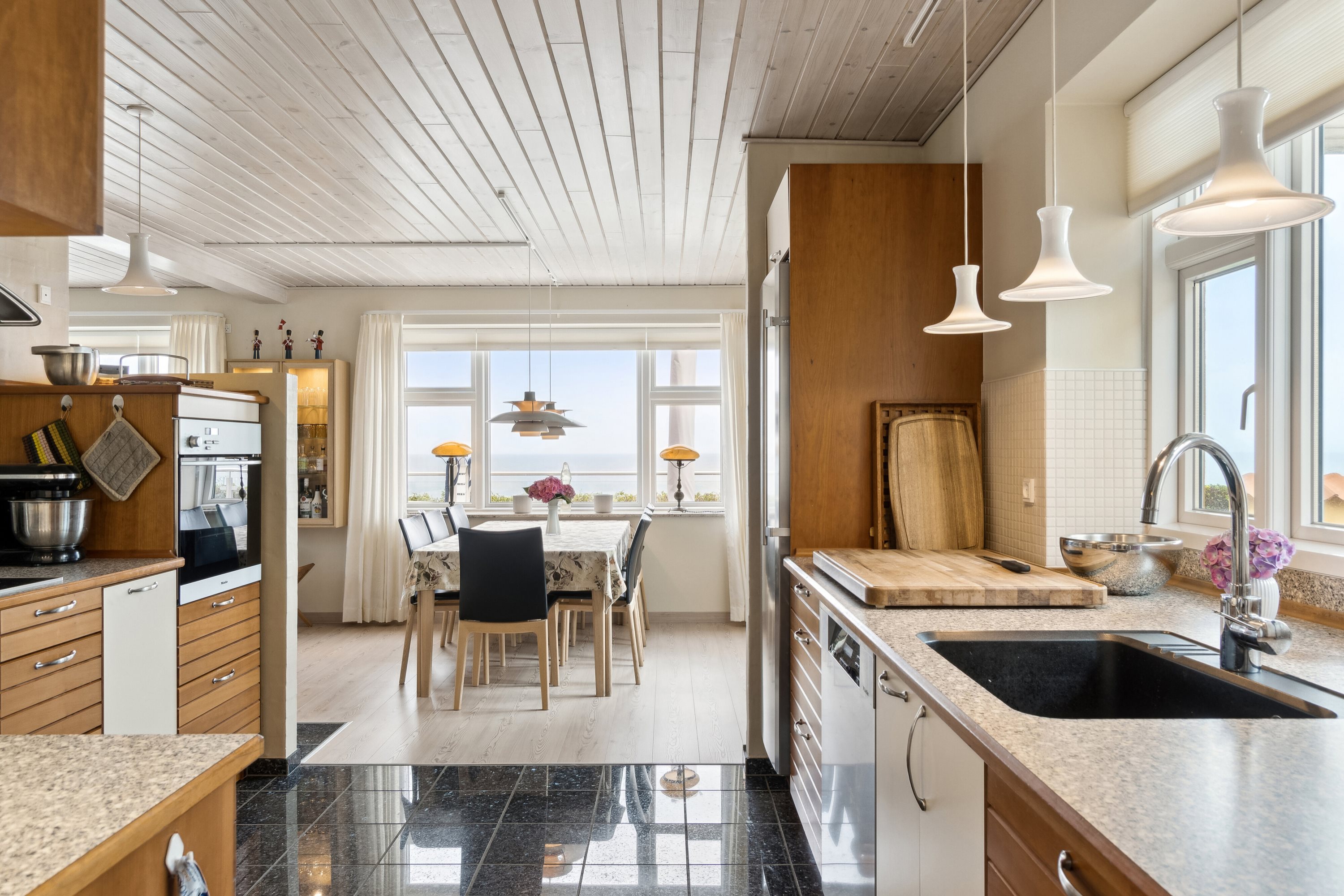 Fremhævet køkken billede i fuldskærmstilstand. Billede af Vestre Havnevej 16, Havnebyen, 4583 Sjællands Odde