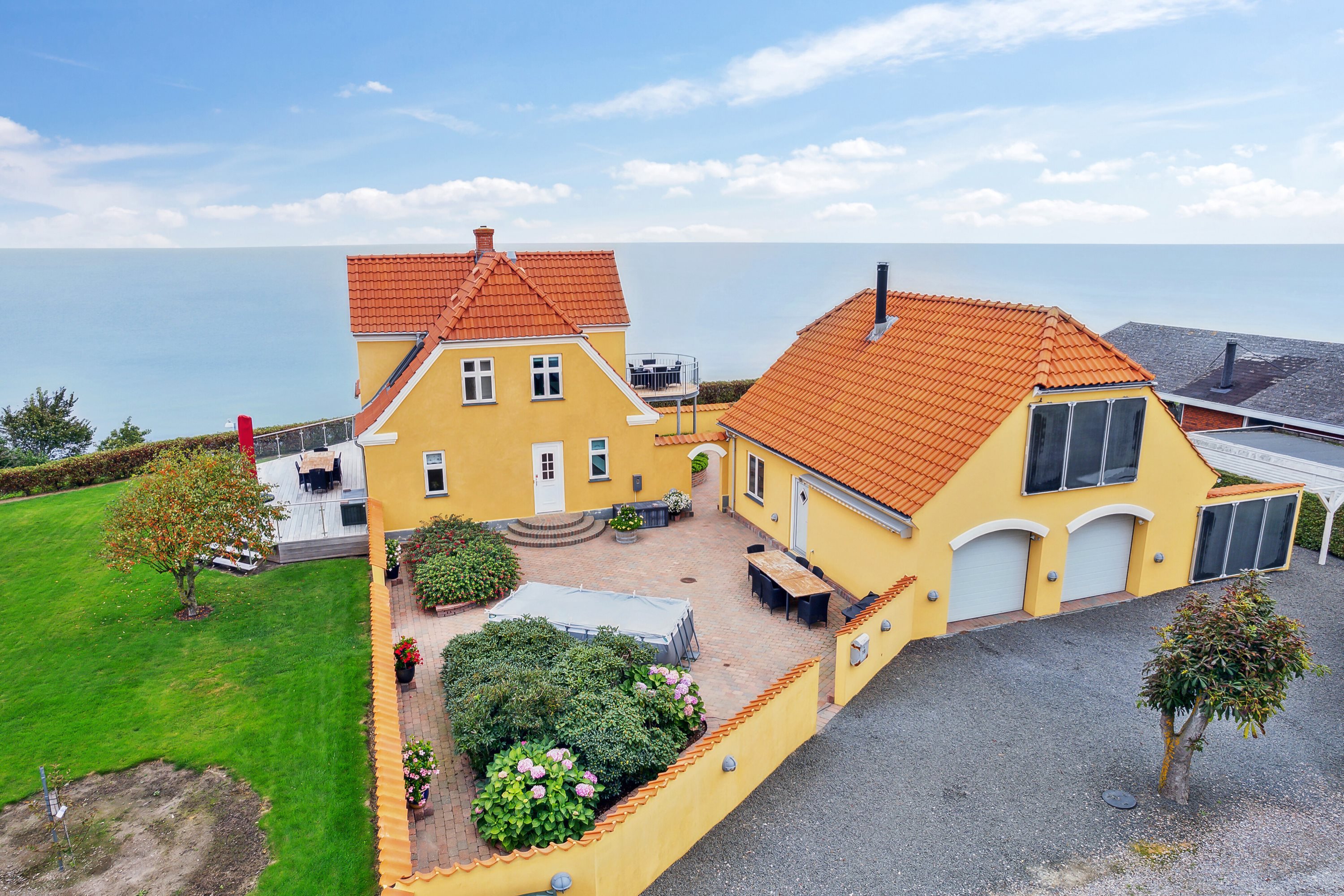 Fremhævet set fra vejen billede i fuldskærmstilstand. Billede af Vestre Havnevej 16, Havnebyen, 4583 Sjællands Odde