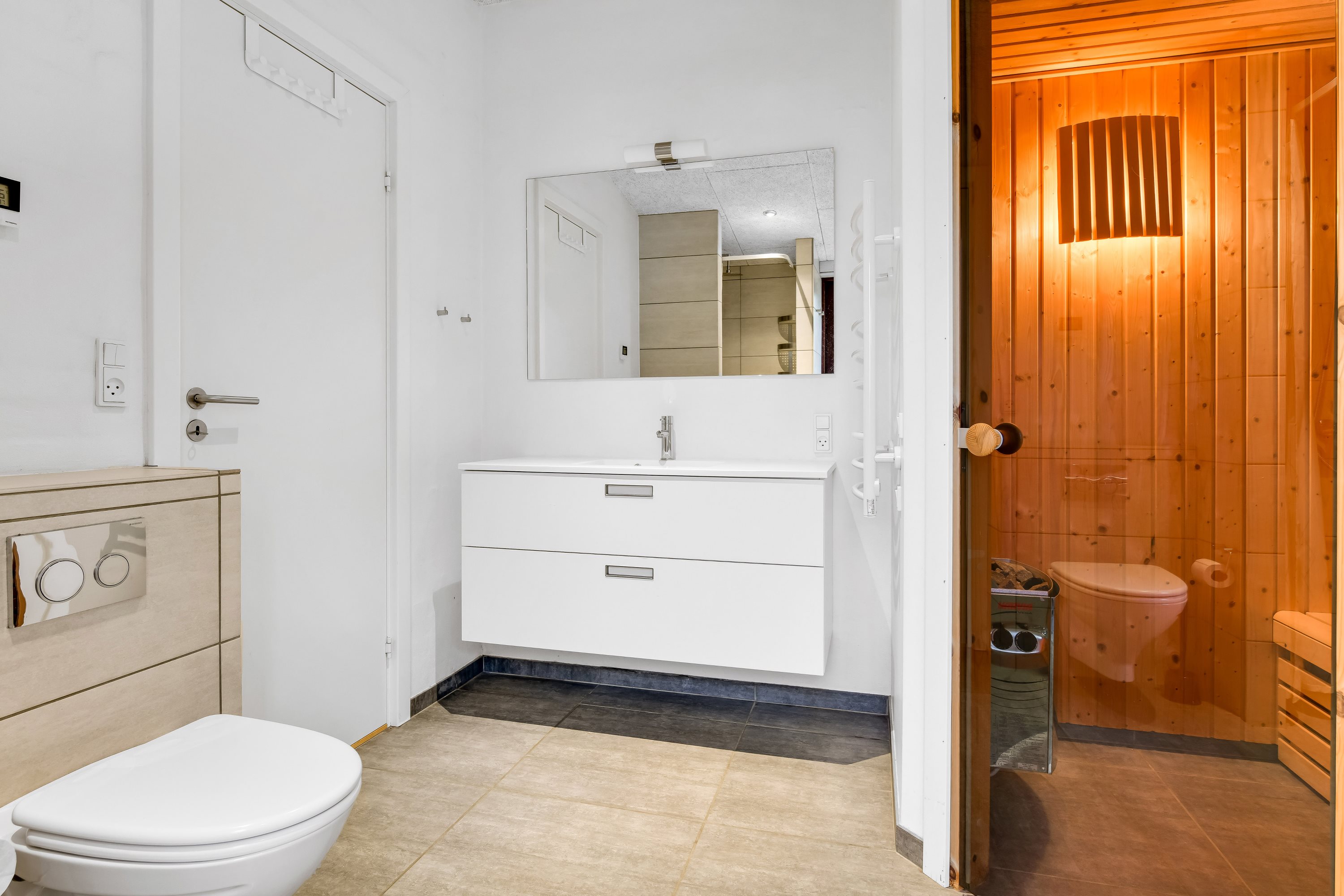 Fremhævet badeværelse billede i fuldskærmstilstand. Billede af Horntoftevej 12, 6857 Blåvand