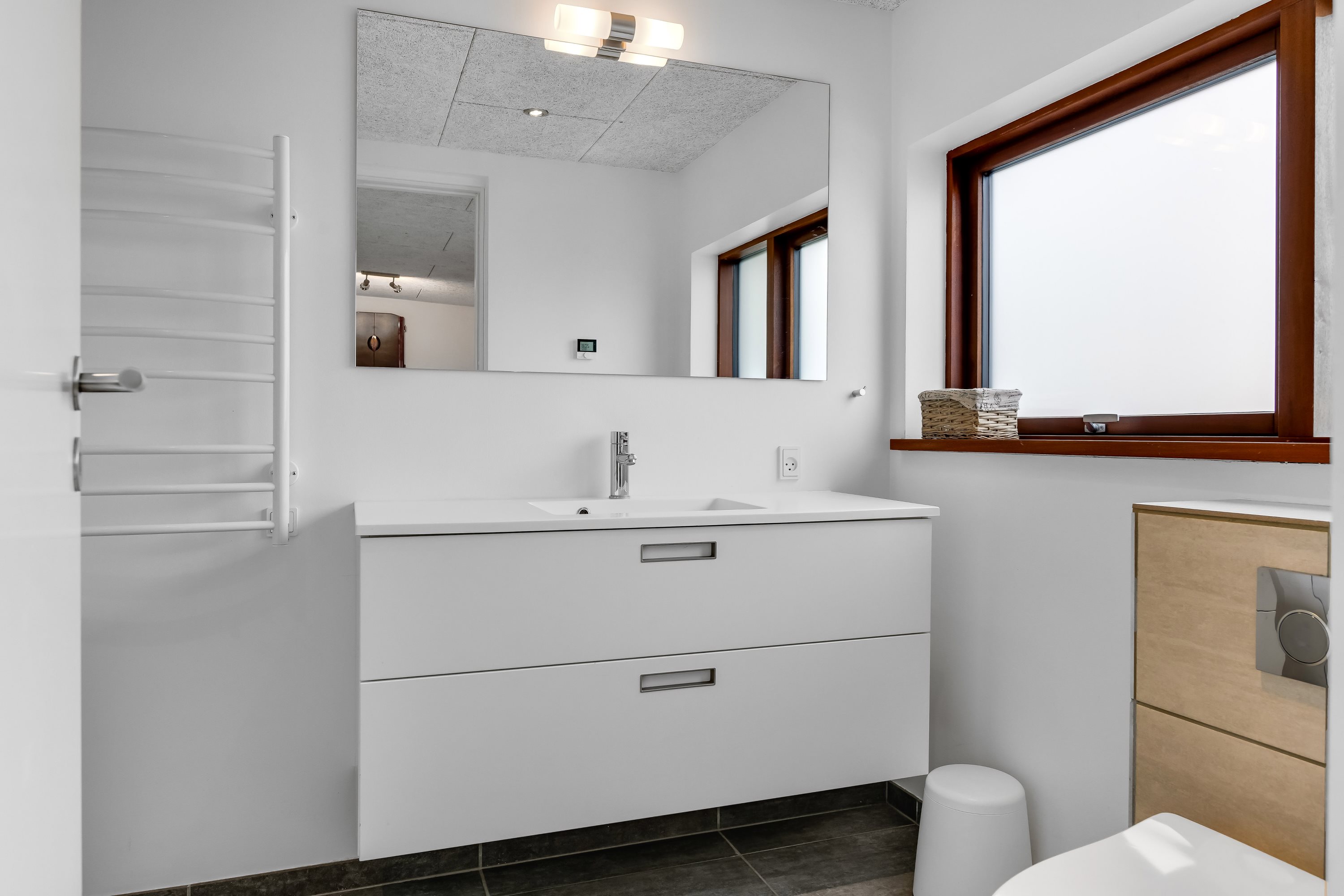 Fremhævet toilet billede i fuldskærmstilstand. Billede af Horntoftevej 12, 6857 Blåvand